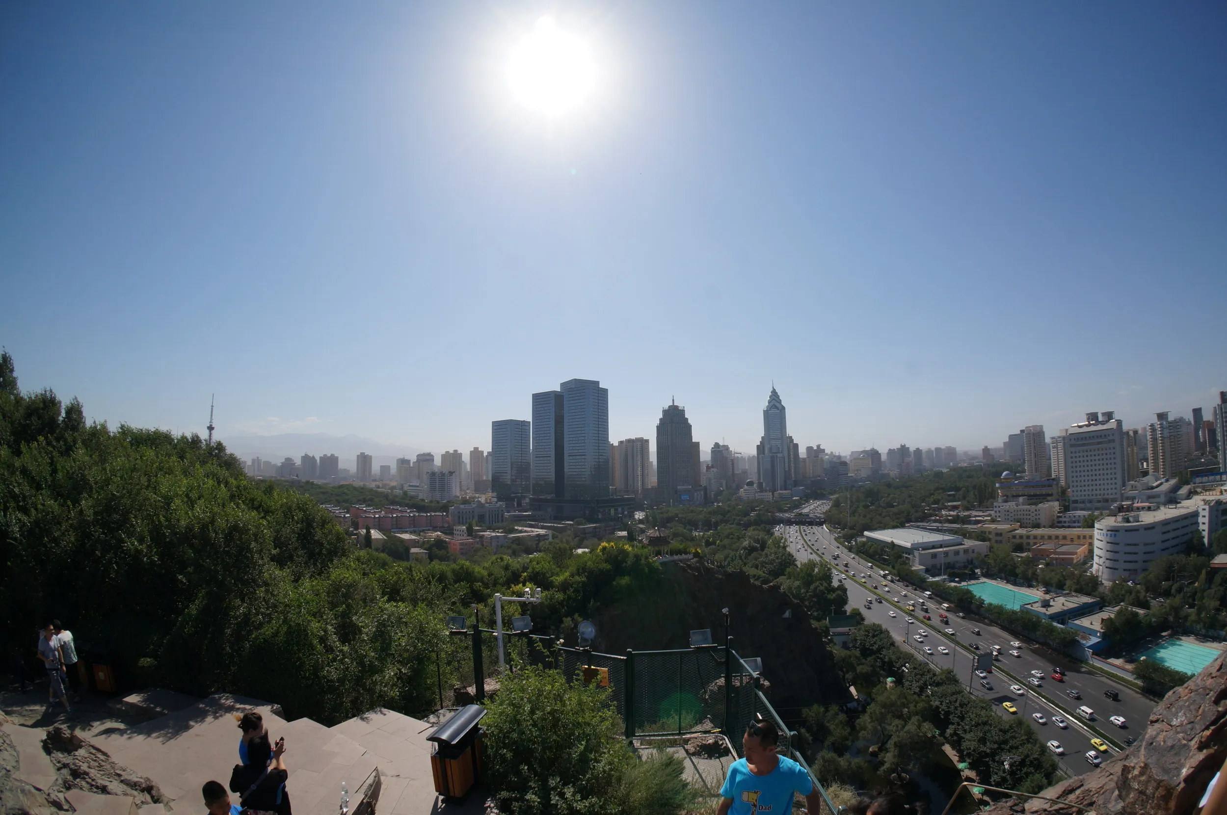 市内を魚眼レンズで撮影