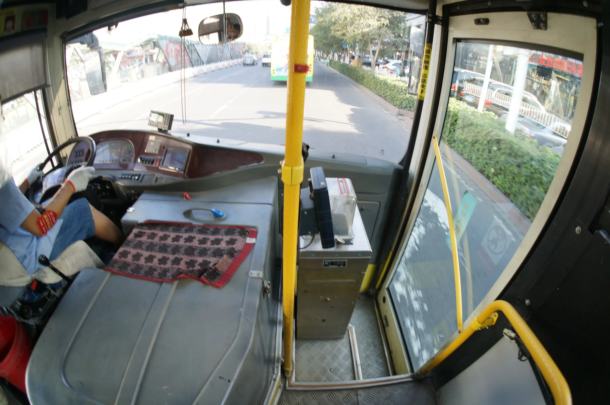 国際バスターミナルへ向かう