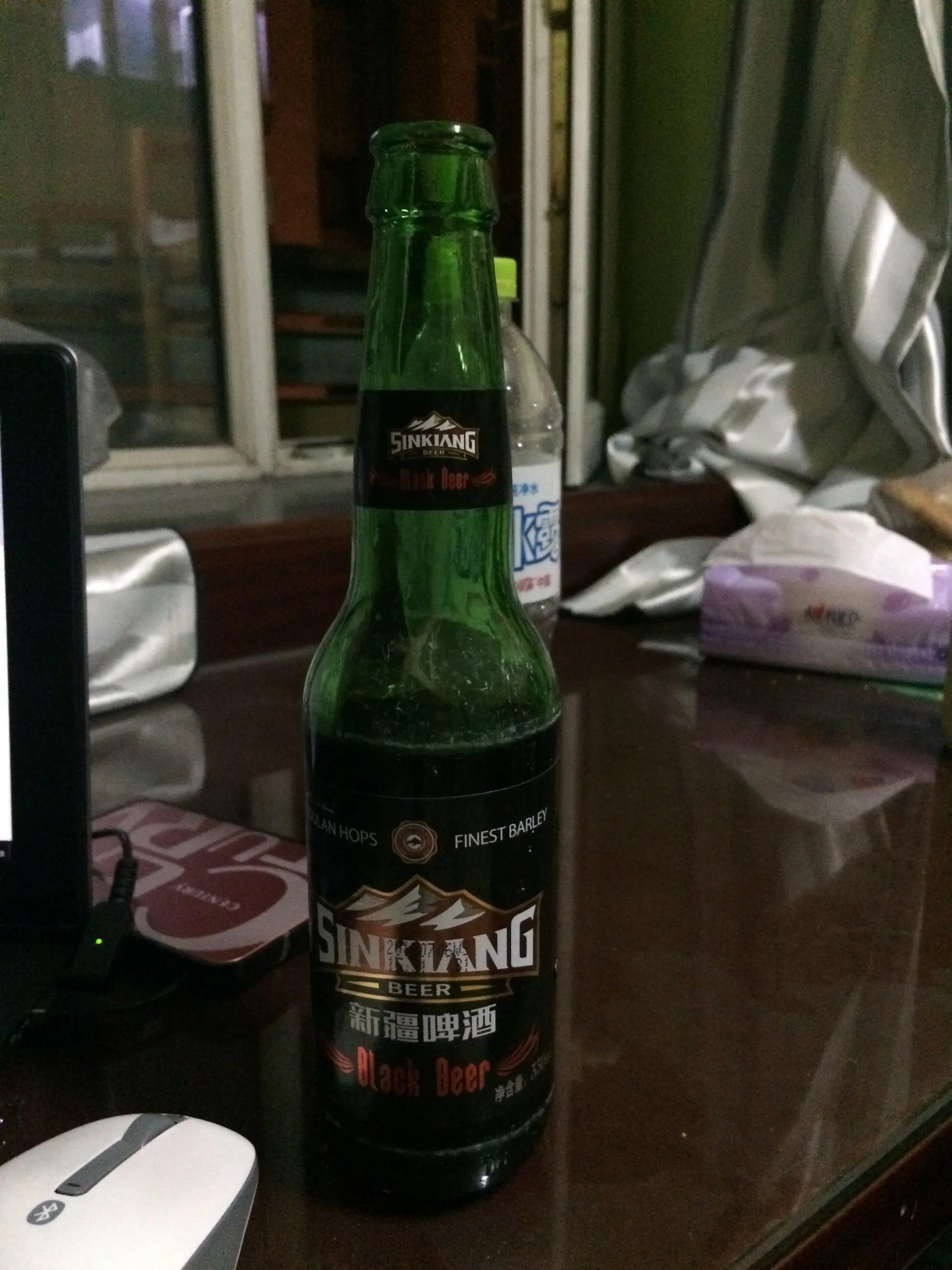 新疆特産の黒ビール