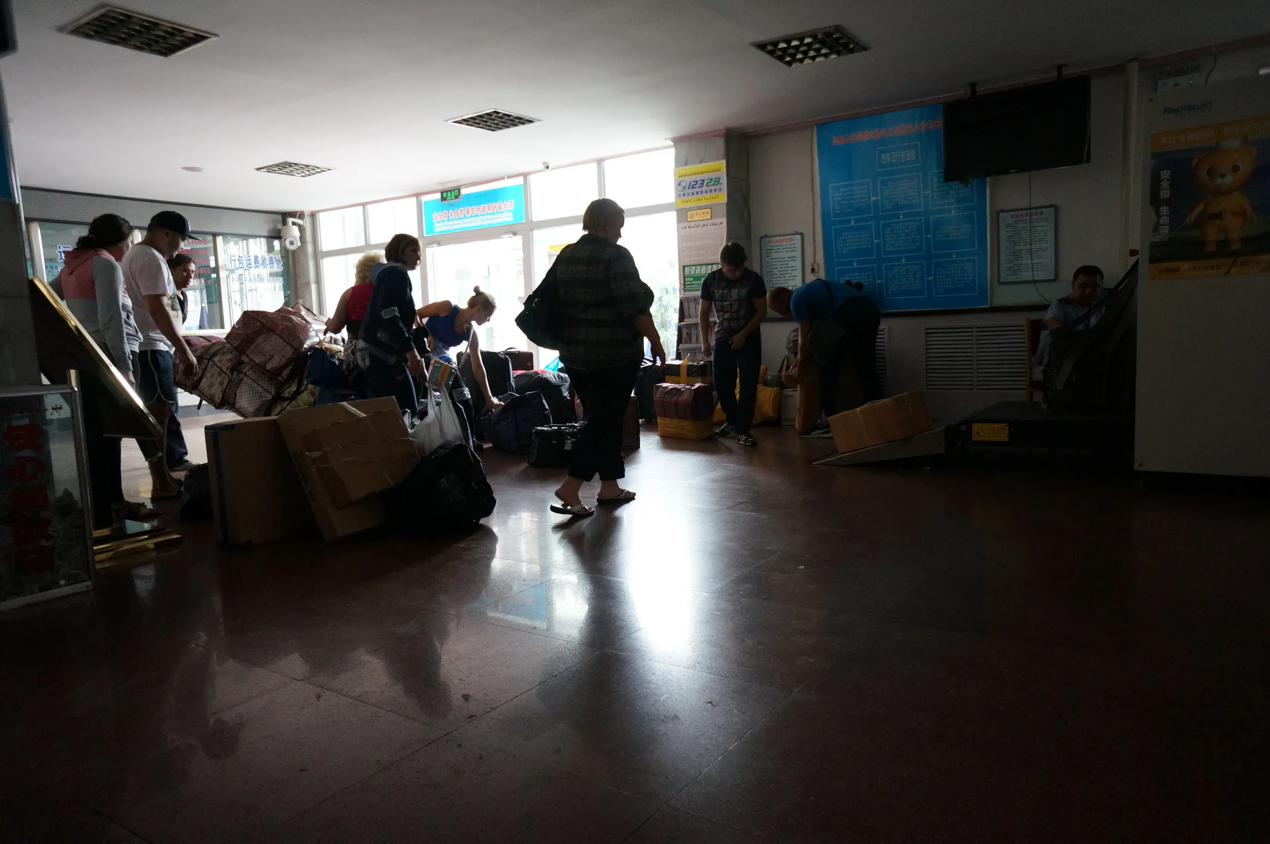 国際バスターミナルの待合室