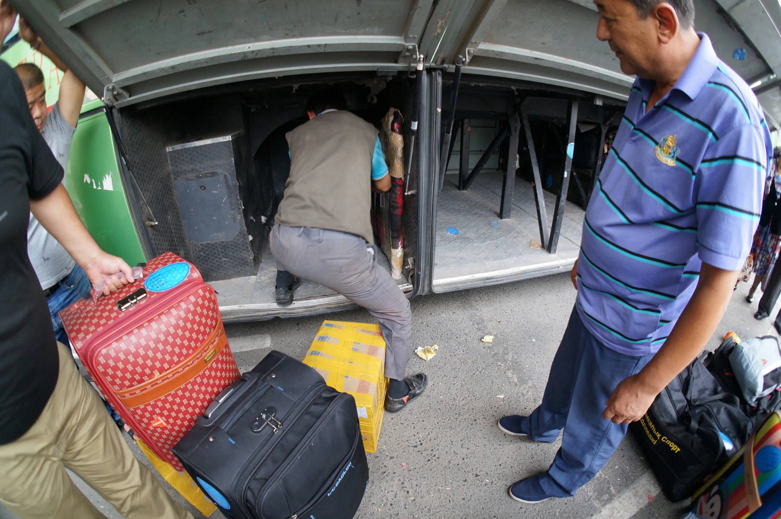 荷物の積み込み