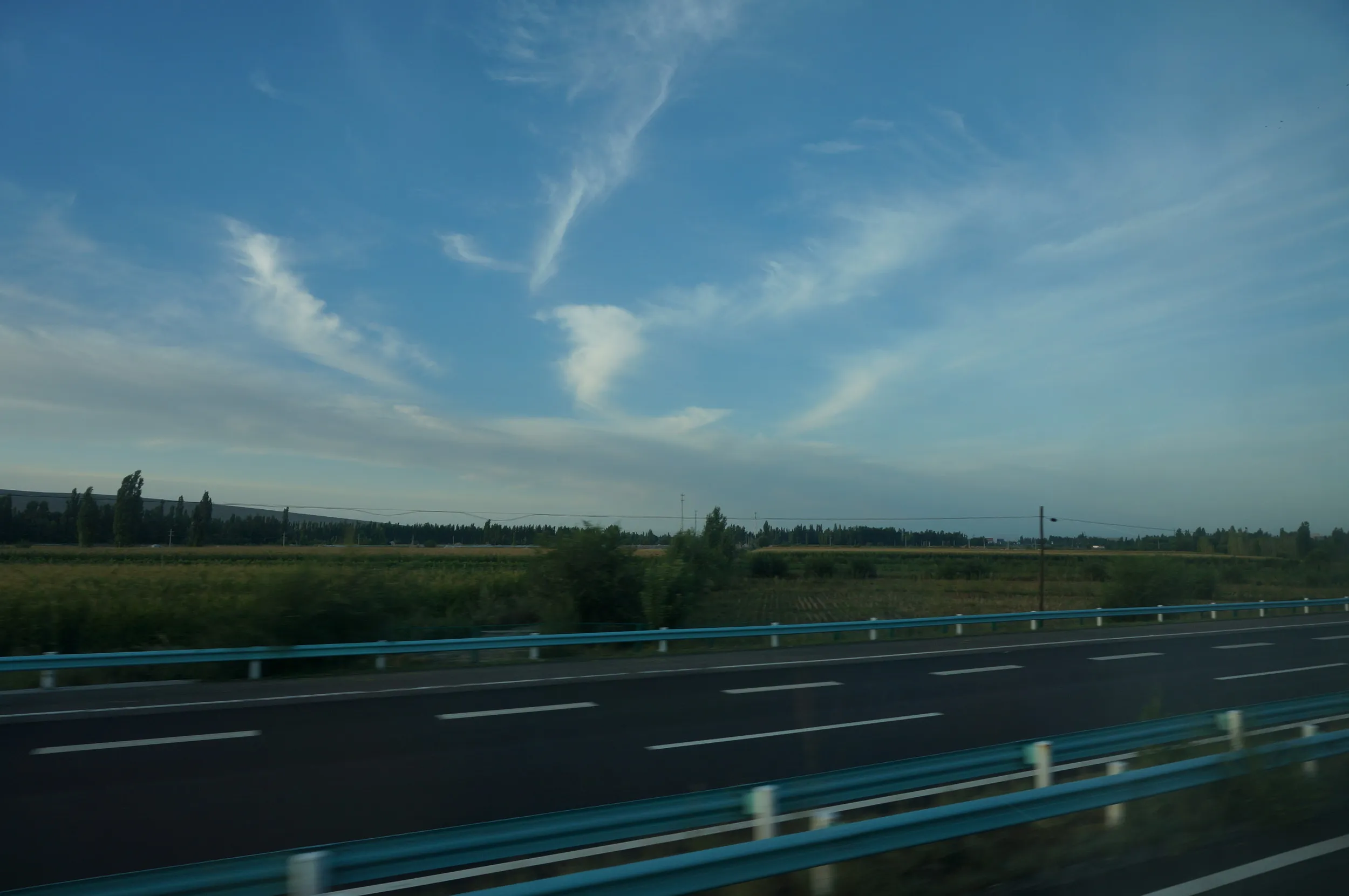 霍城県付近の車窓風景