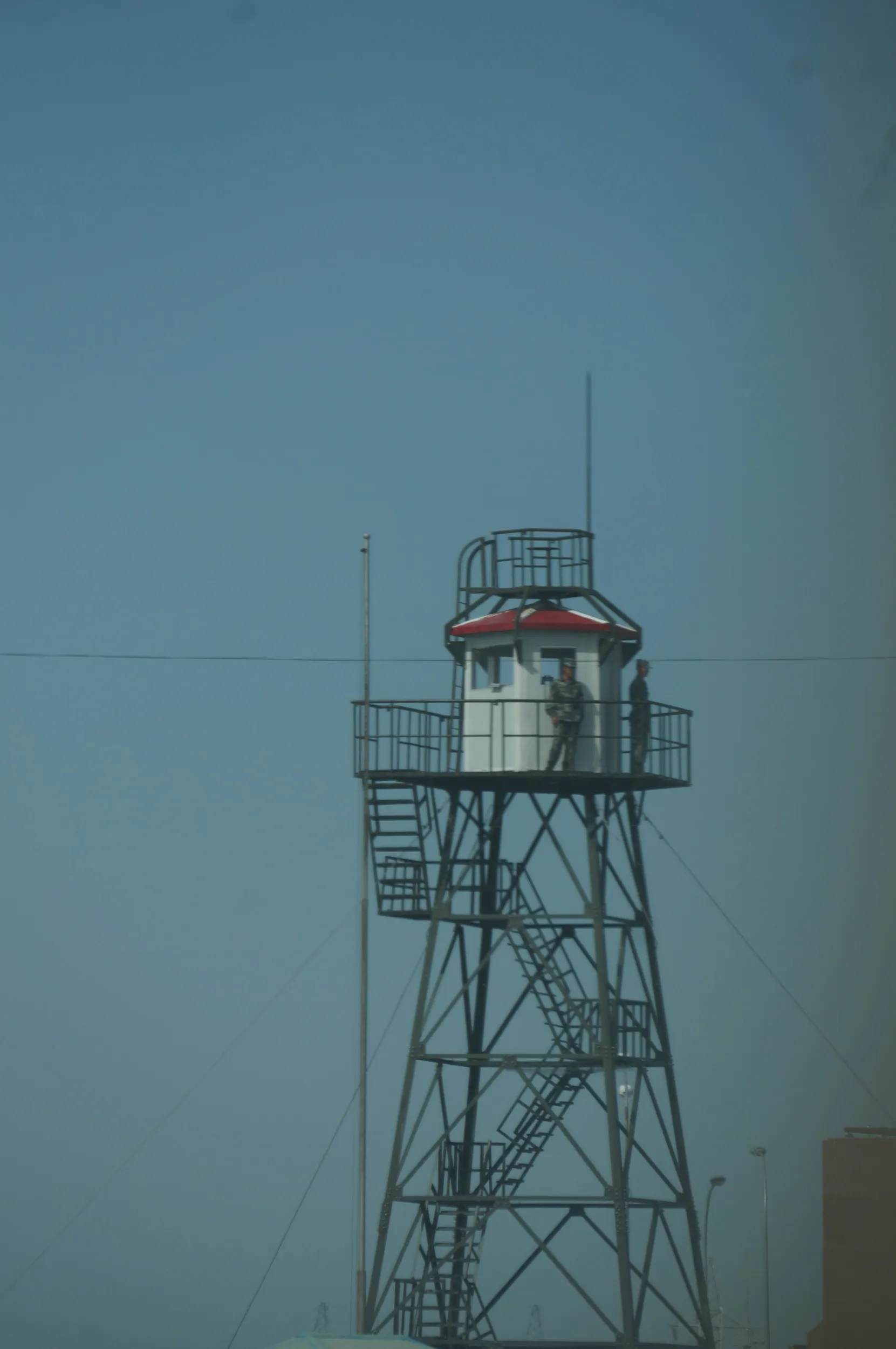 出入国管理所にある見張り台