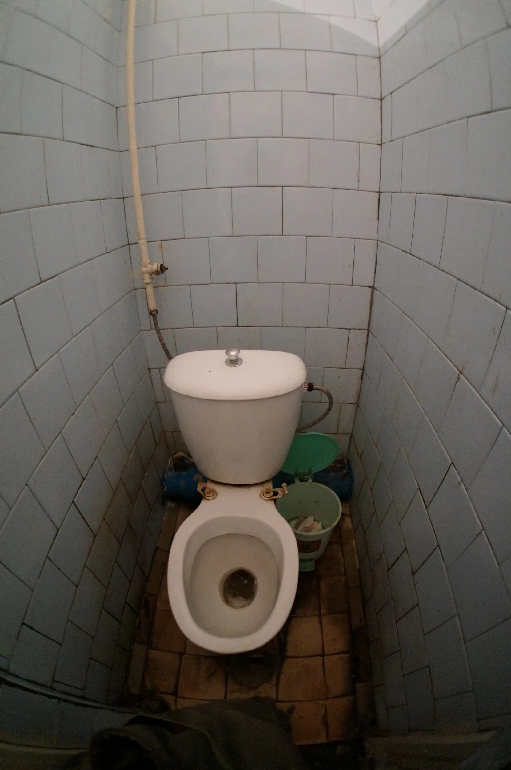 ホルゴスの出入国管理所のトイレ