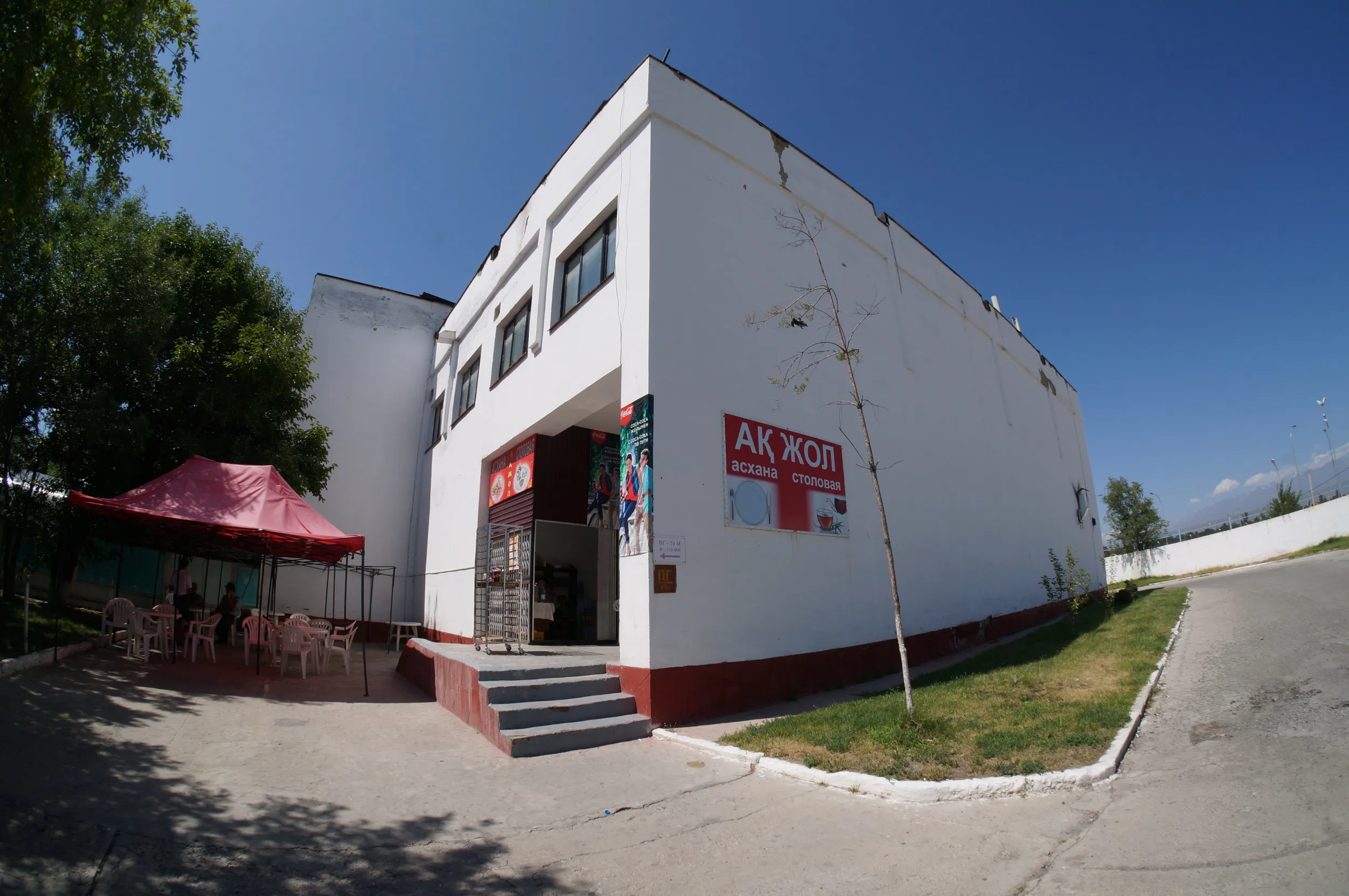 出入国管理所付近の売店