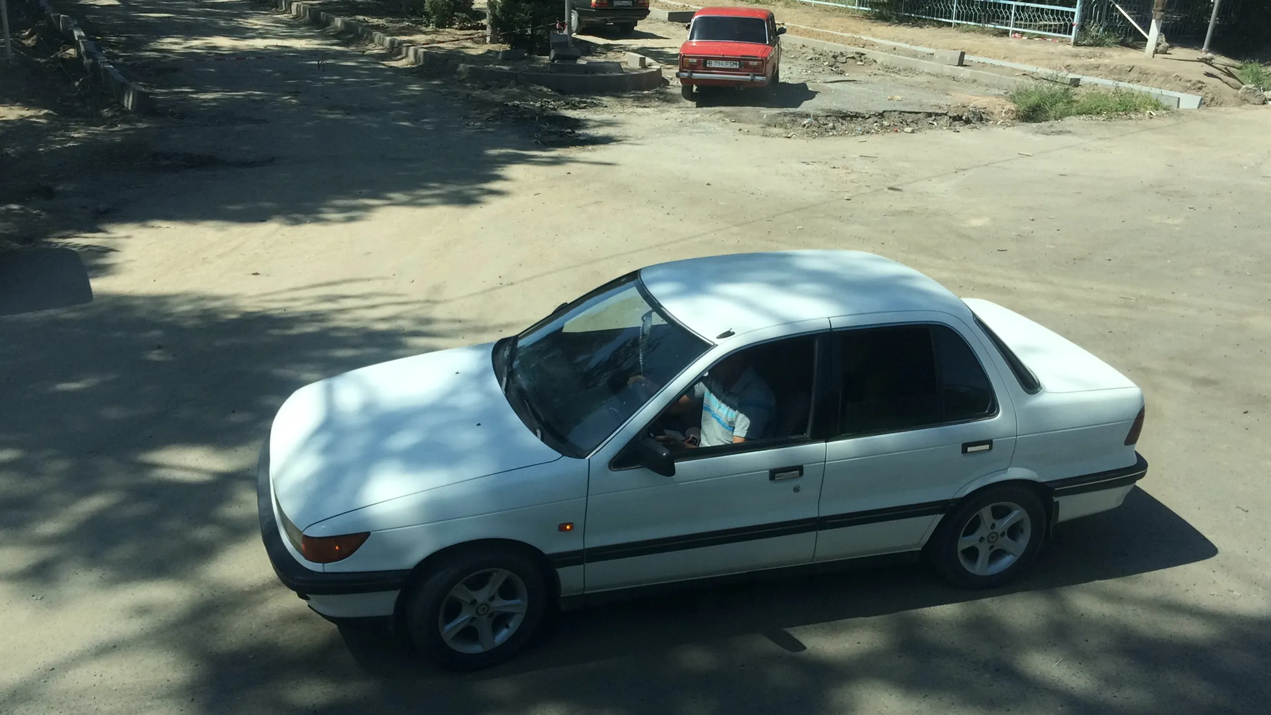 古い車が印象的！