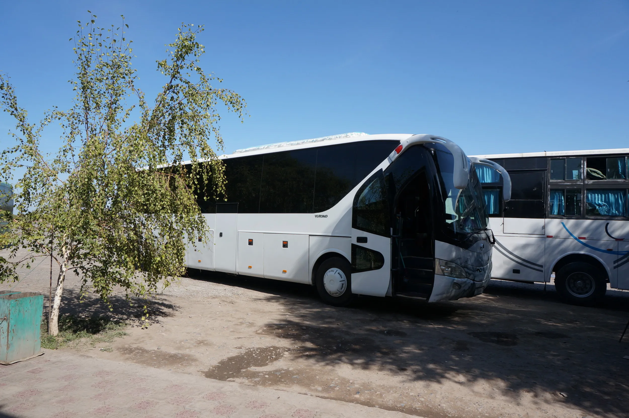 砂漠のカフェ（кофе）で昼食休憩