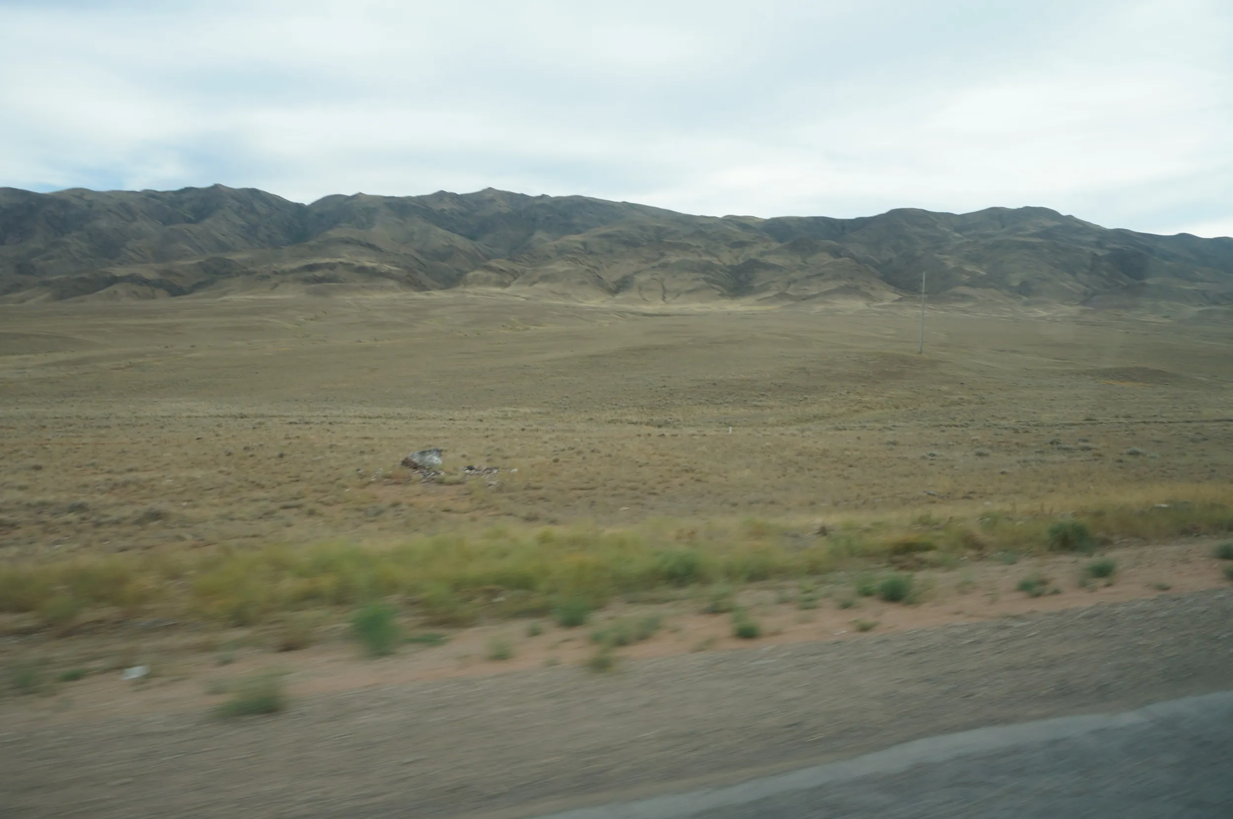 コクペク（Кокпек）郊外～アルマトイ間の車窓風景