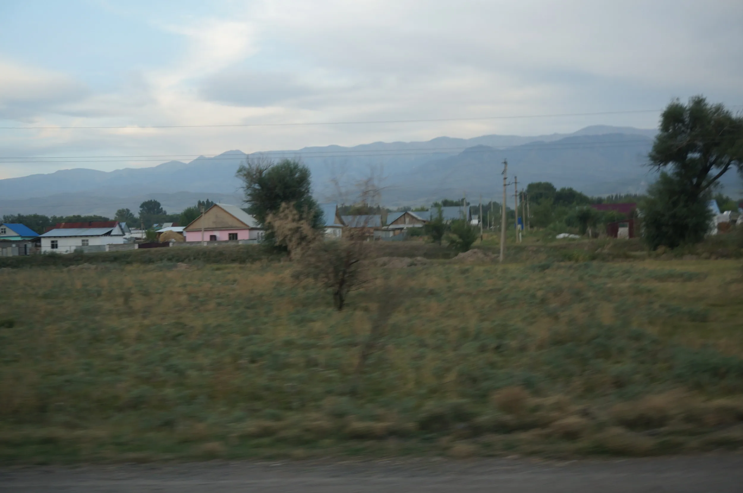 アルマトイ（アルマティ、Алматы）周辺の風景