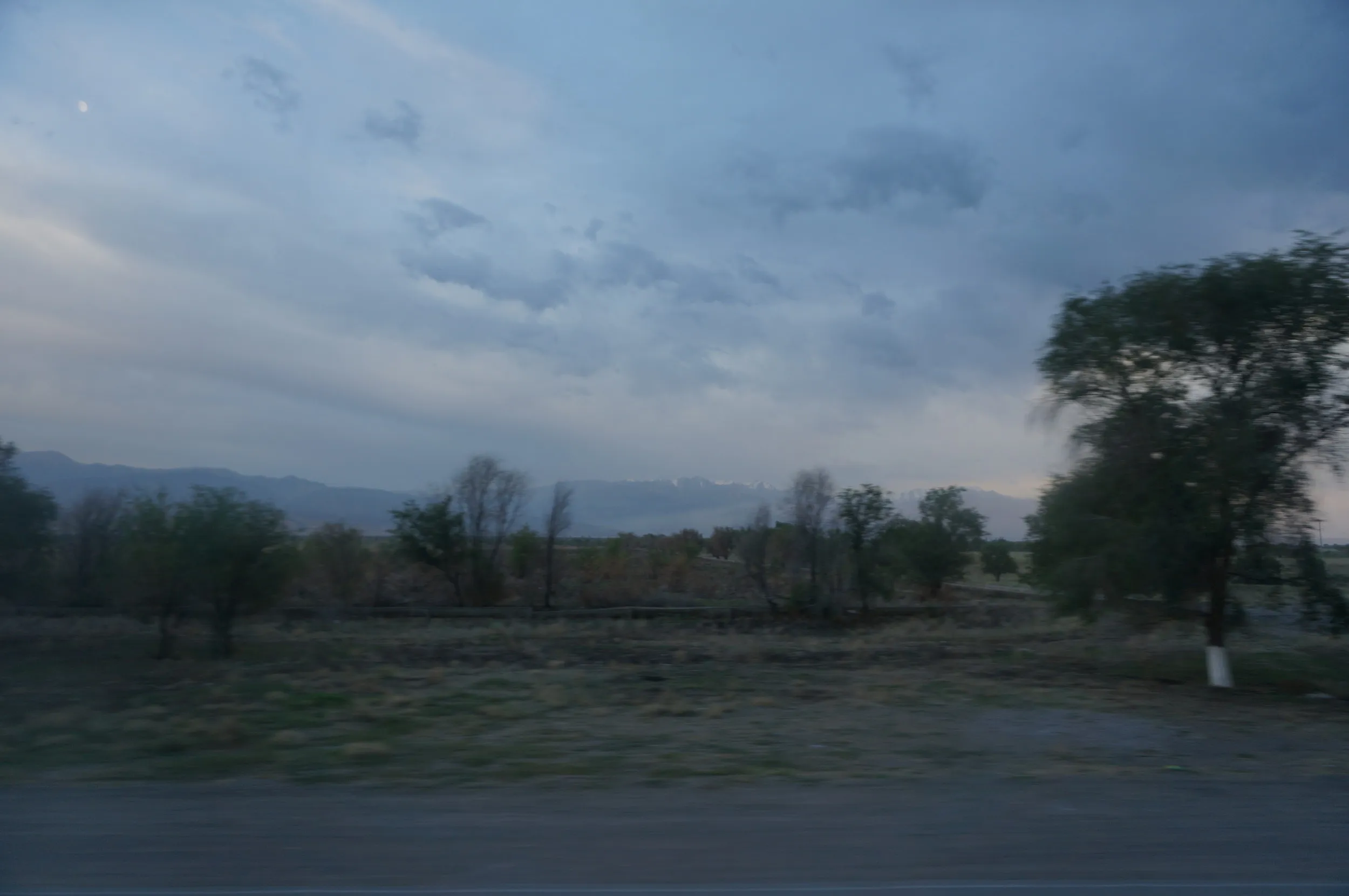 アルマトイ（アルマティ、Алматы）周辺の風景