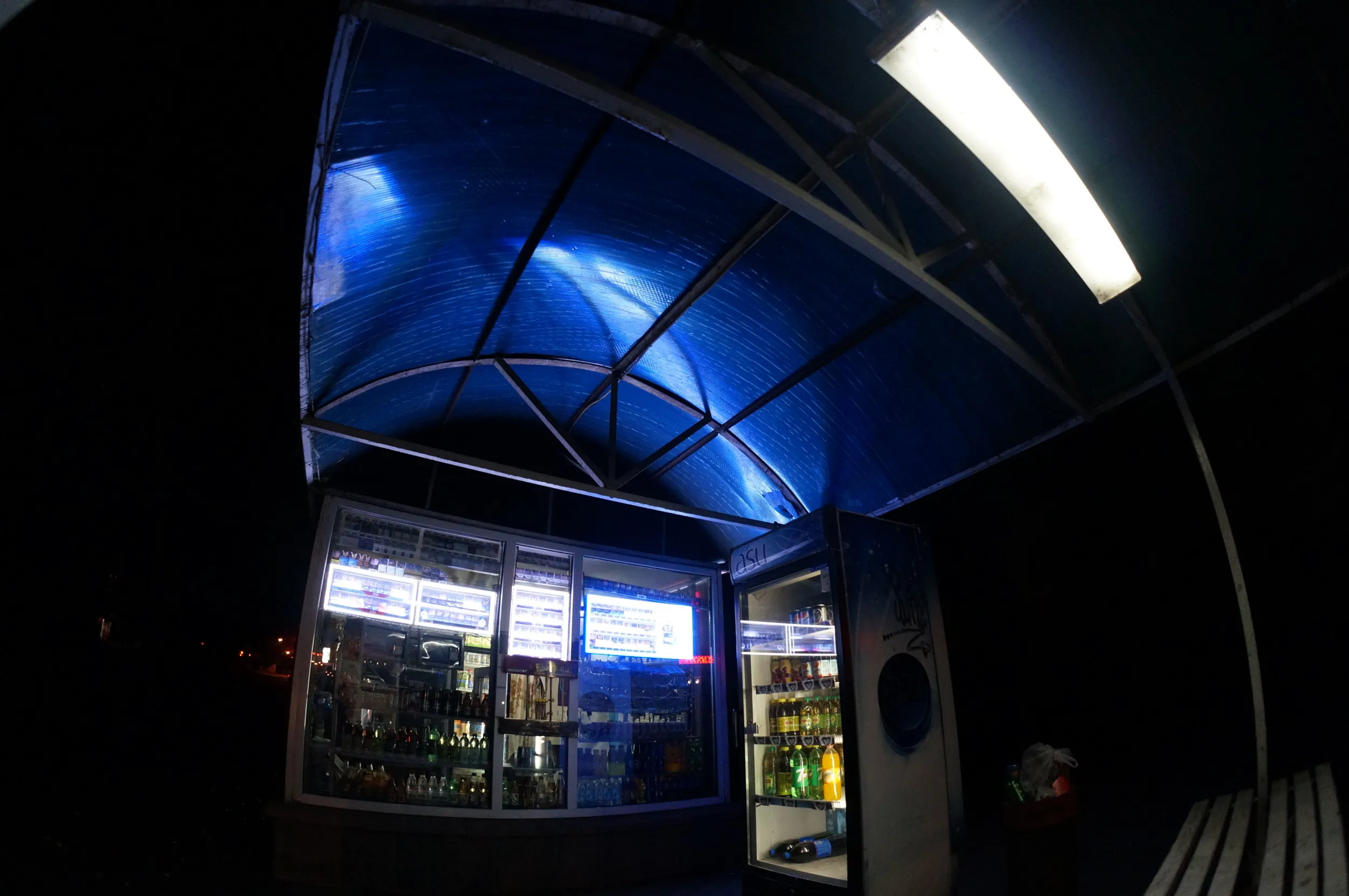 やけくそでホテル探しつつ観光