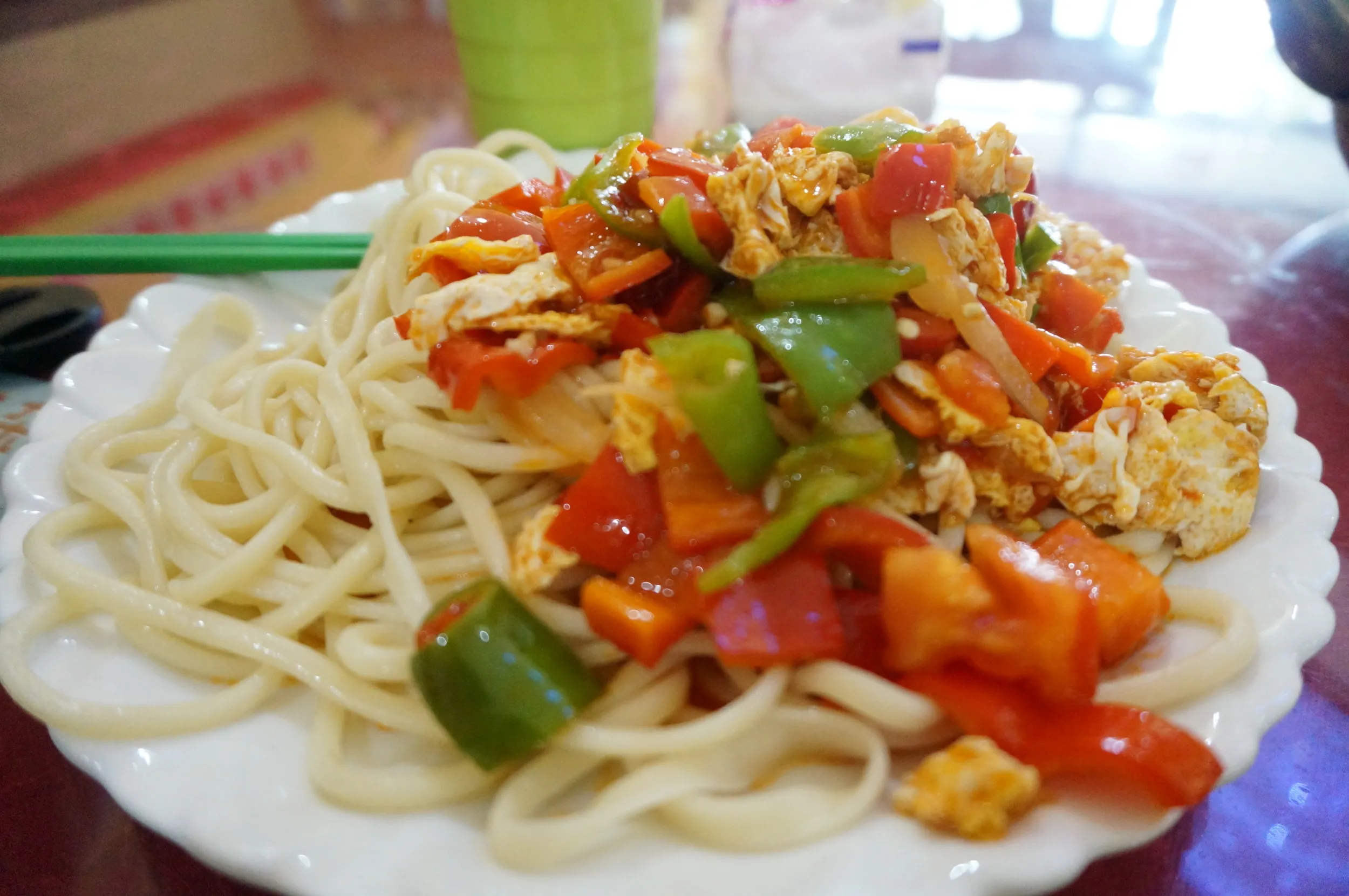 卵とトマト炒めのぶっかけ麺を食す