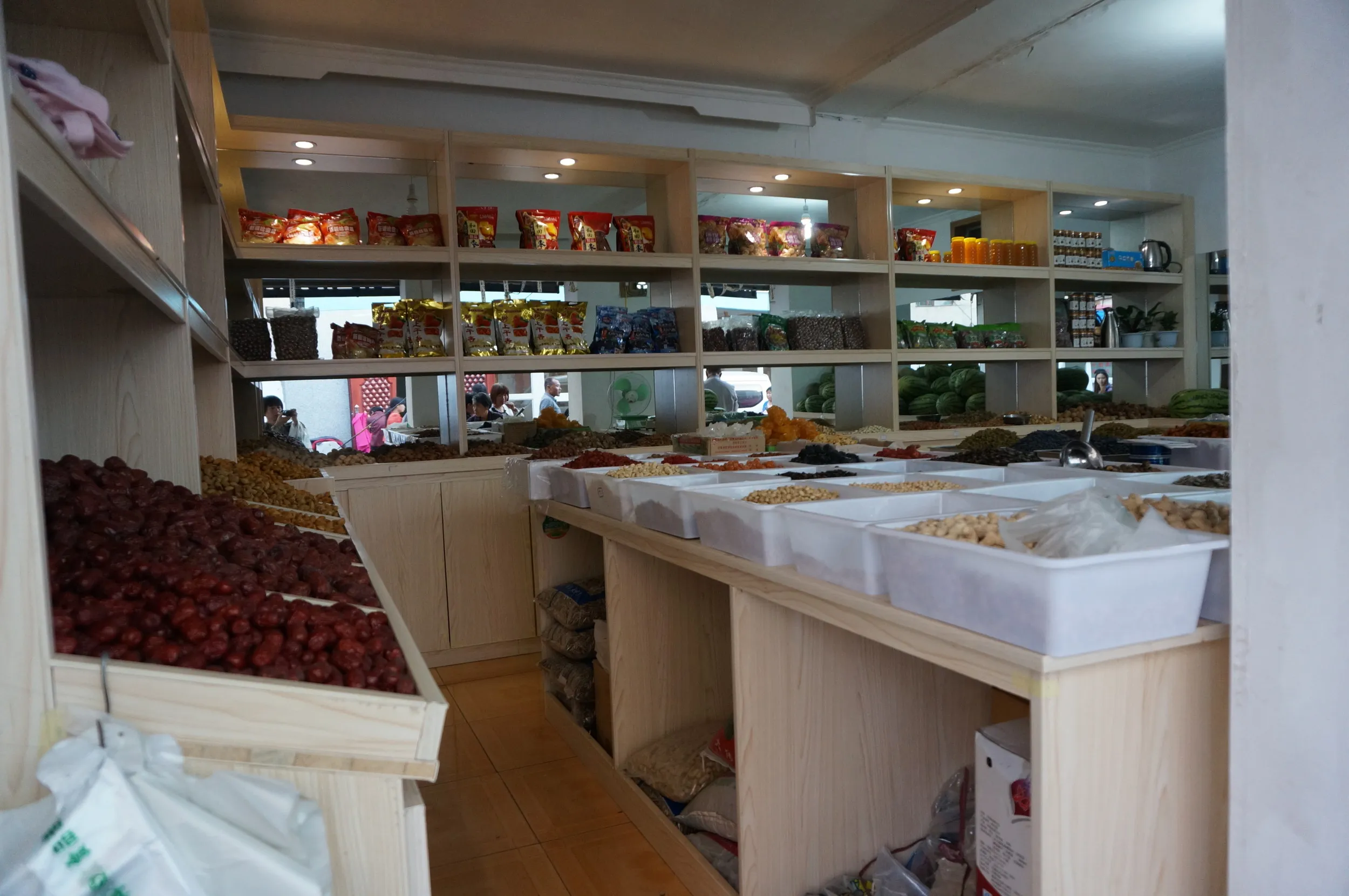 軍墾路便民市場の乾物屋