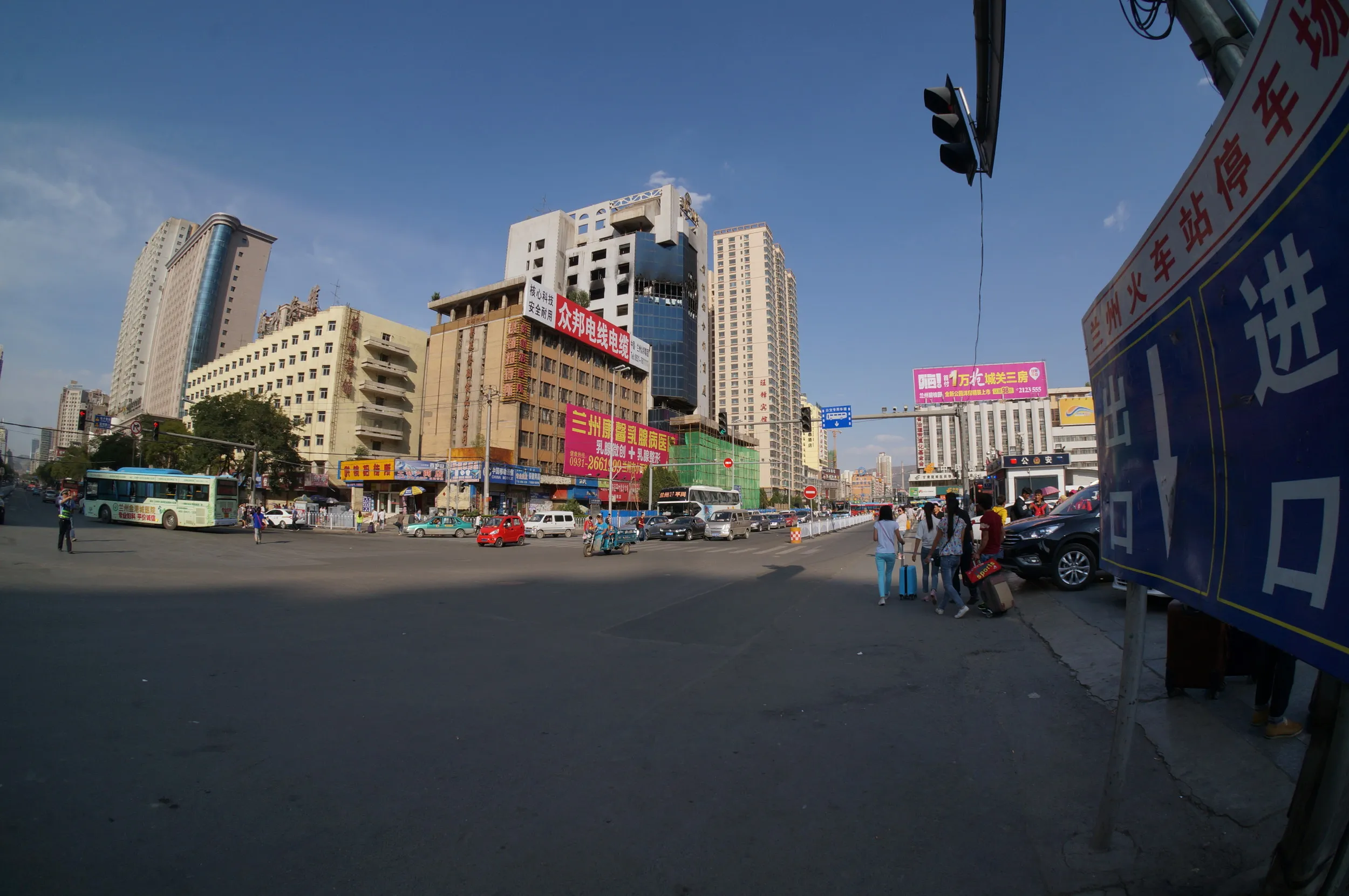 蘭州駅と周辺の風景