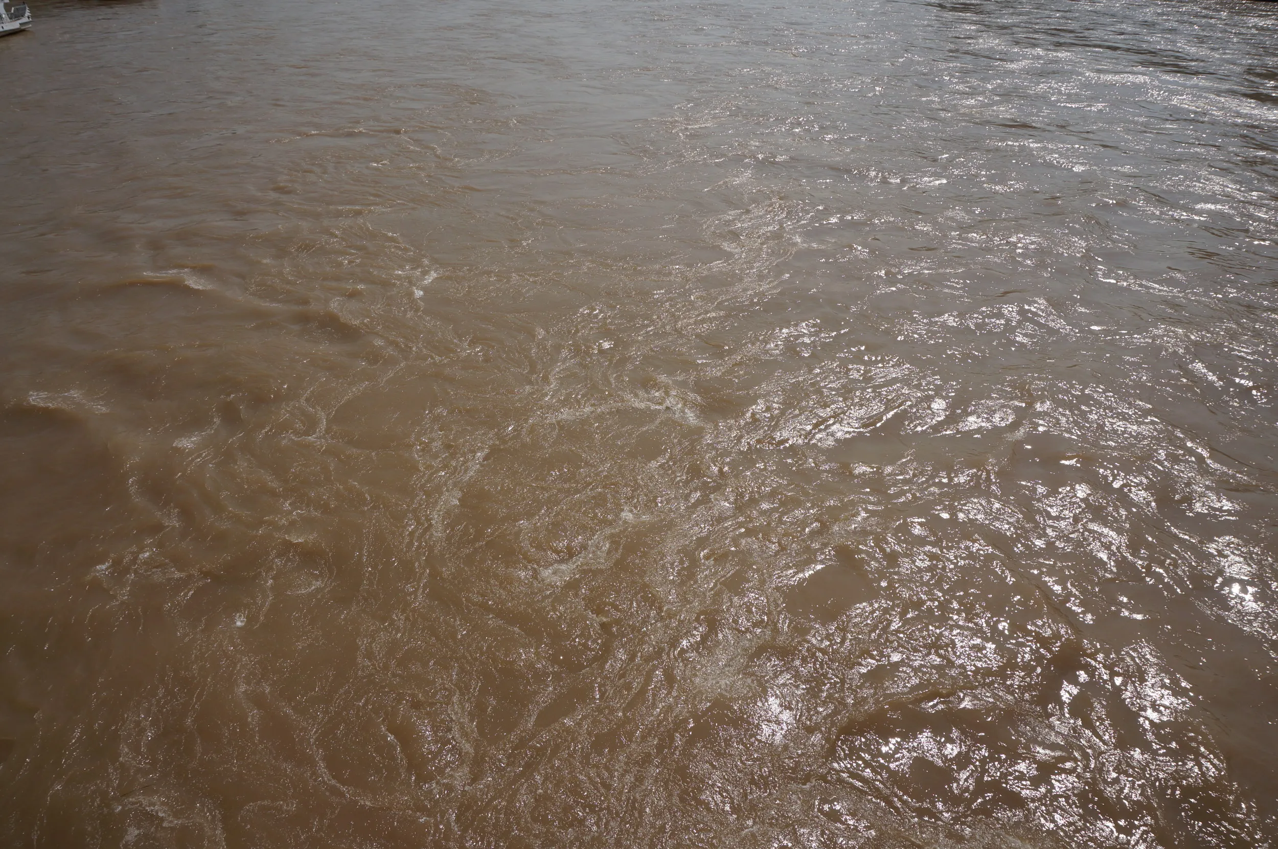 中山橋から黄河を眺める