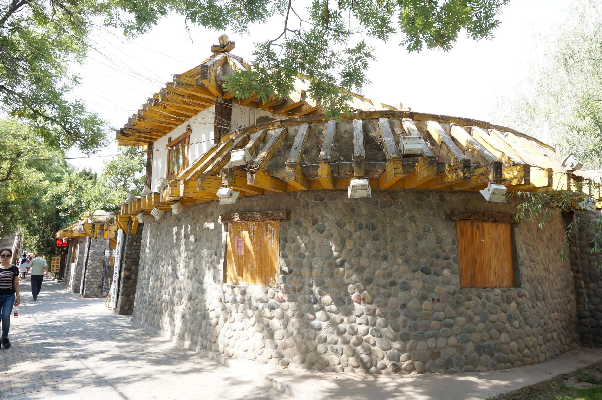 黄河母親像へ向かう