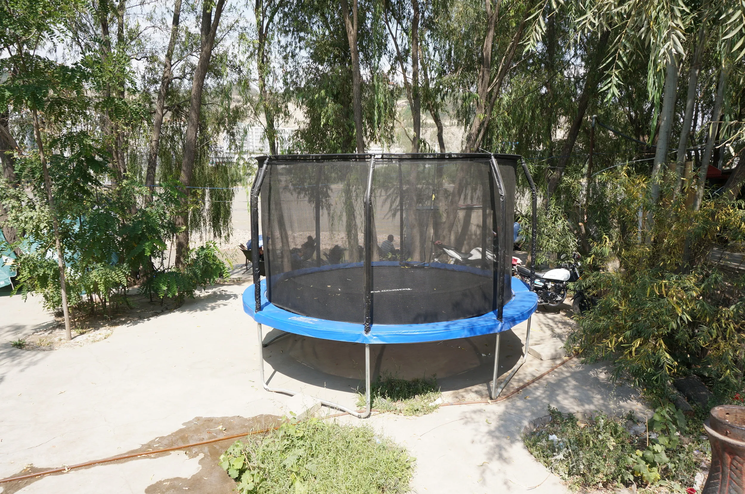 黄河母親像へ向かう