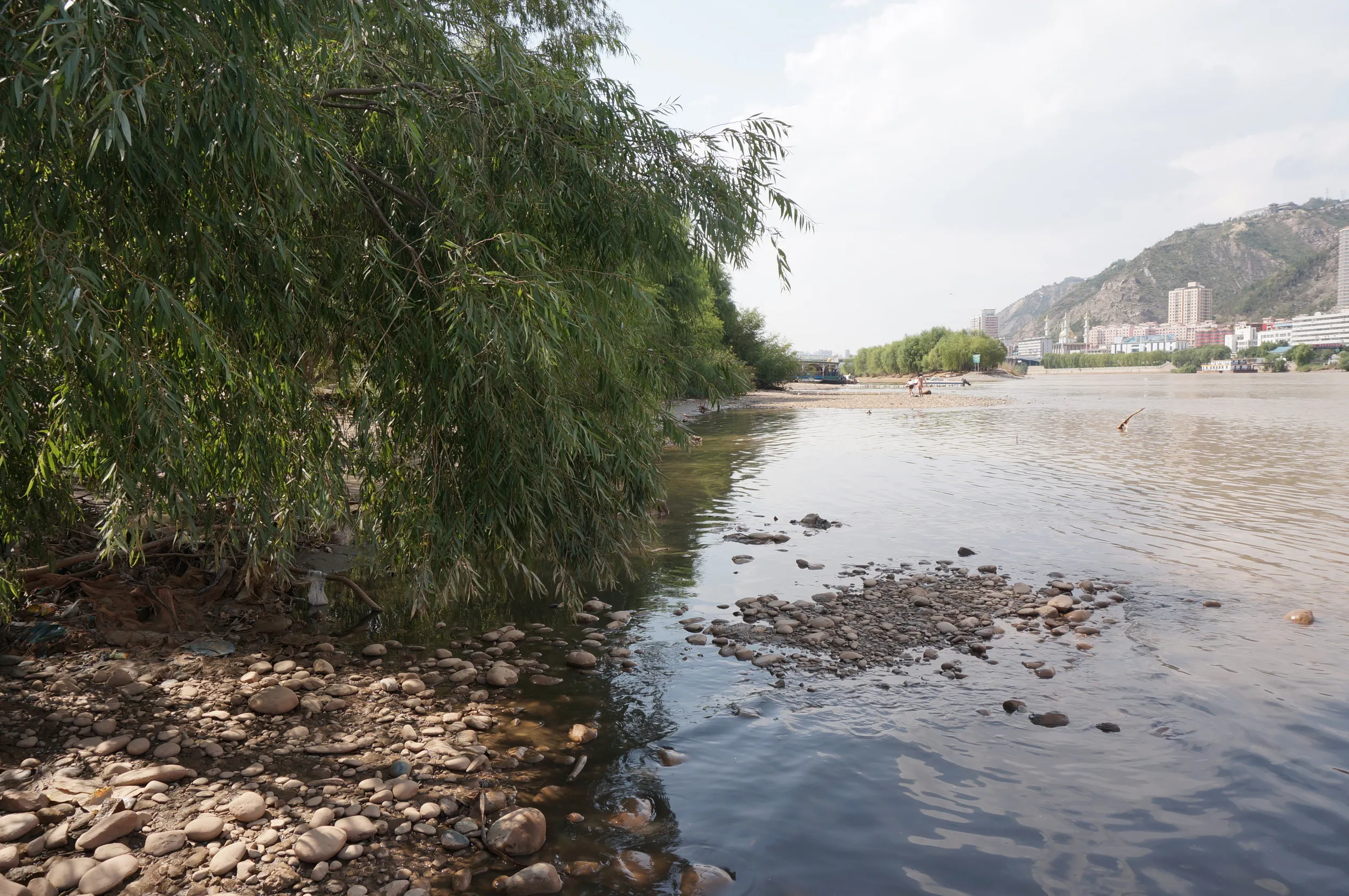 黄河母親像へ向かう