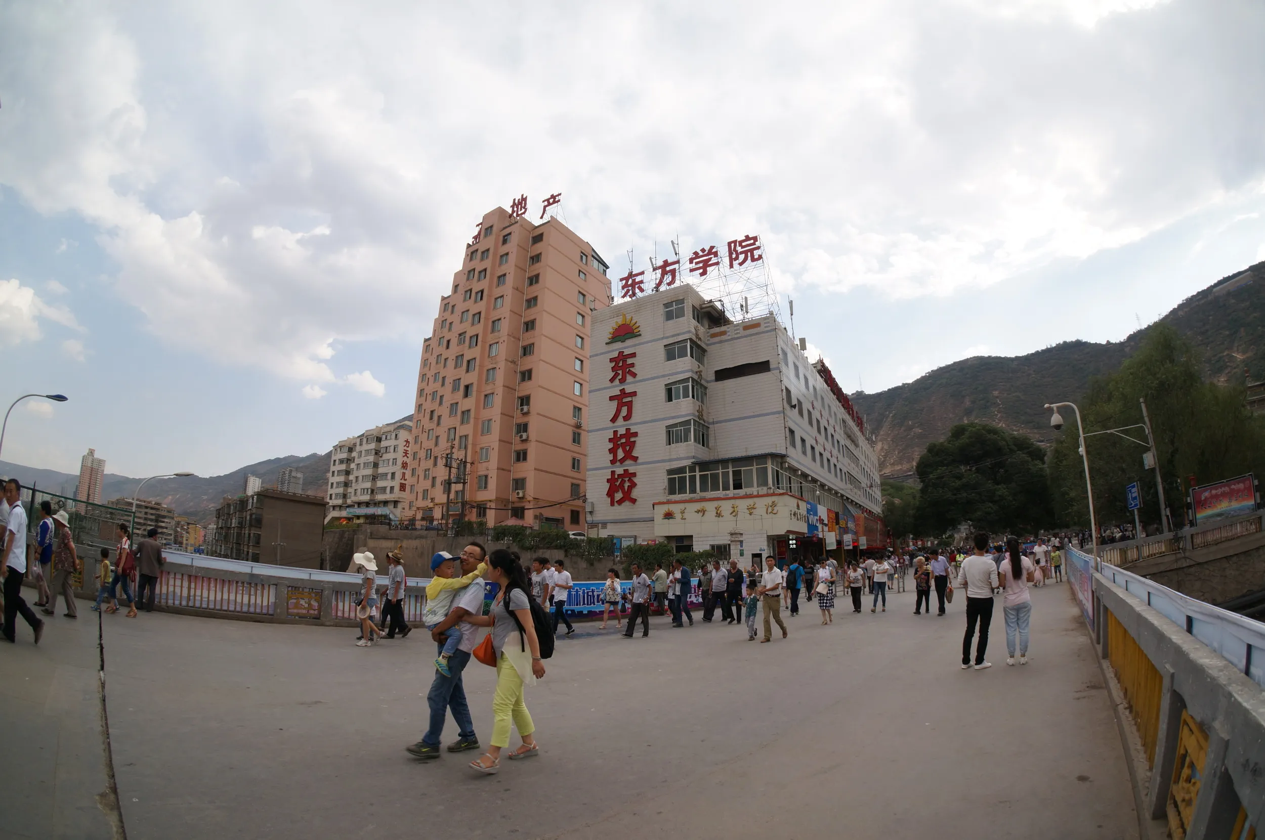 五泉山公園付近の街並み