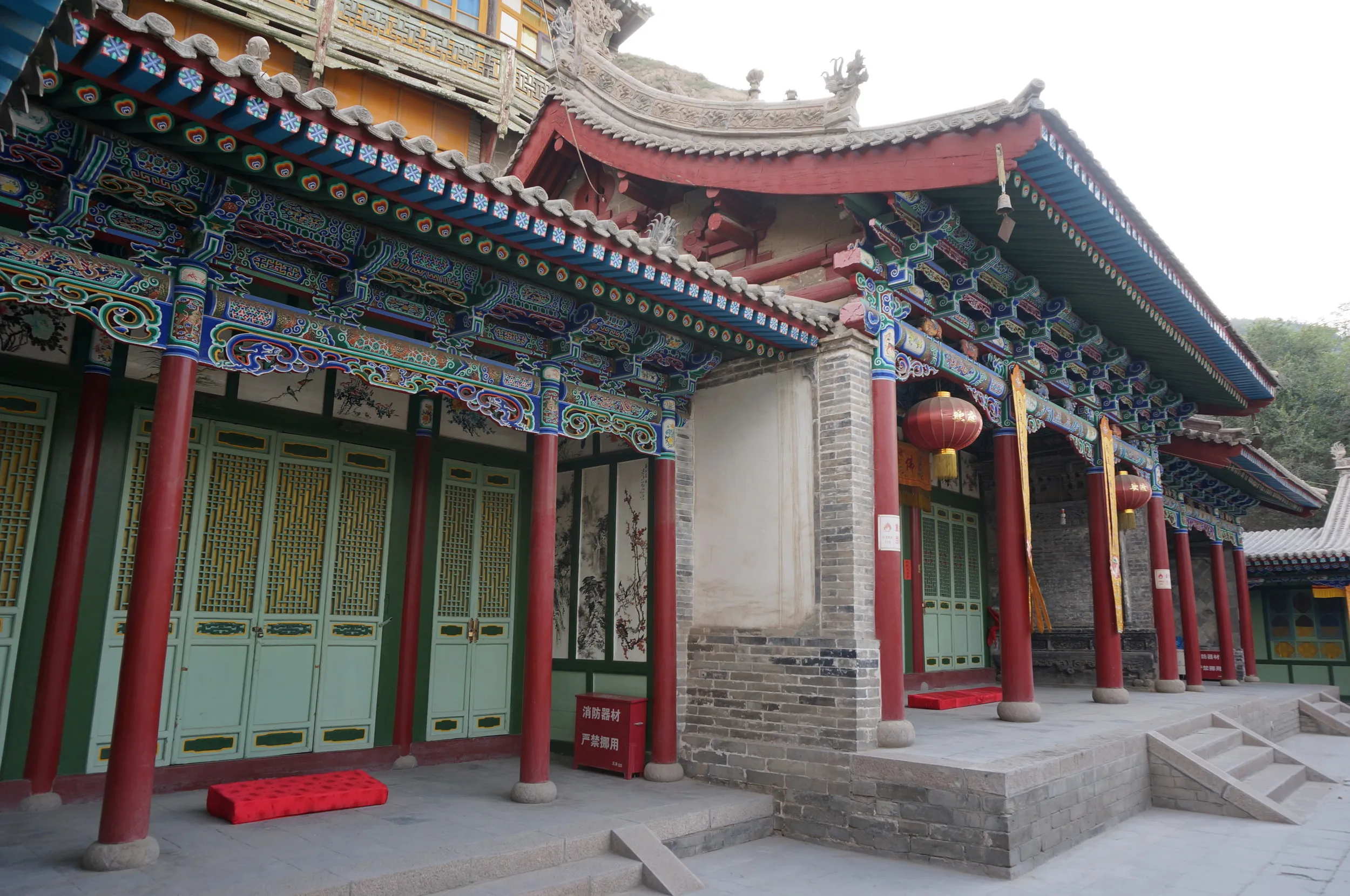 マニ寺の仏閣？