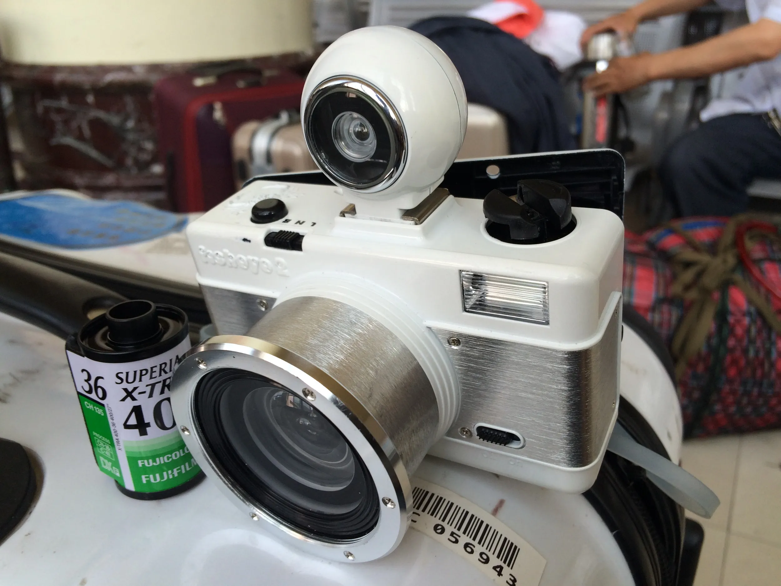 フィルムを巻く爪の部分が折れました