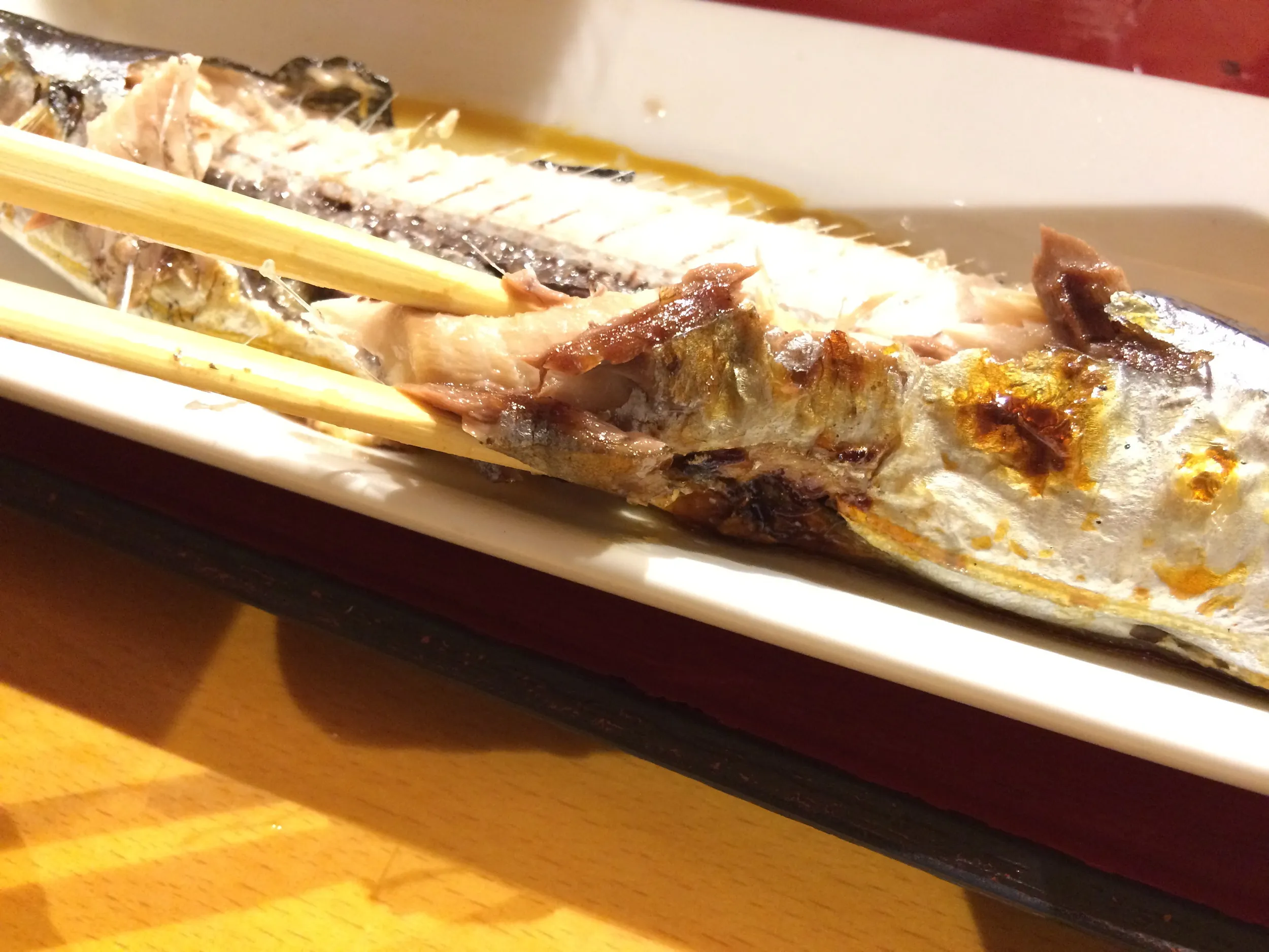 中山公園食堂でさんまを食す