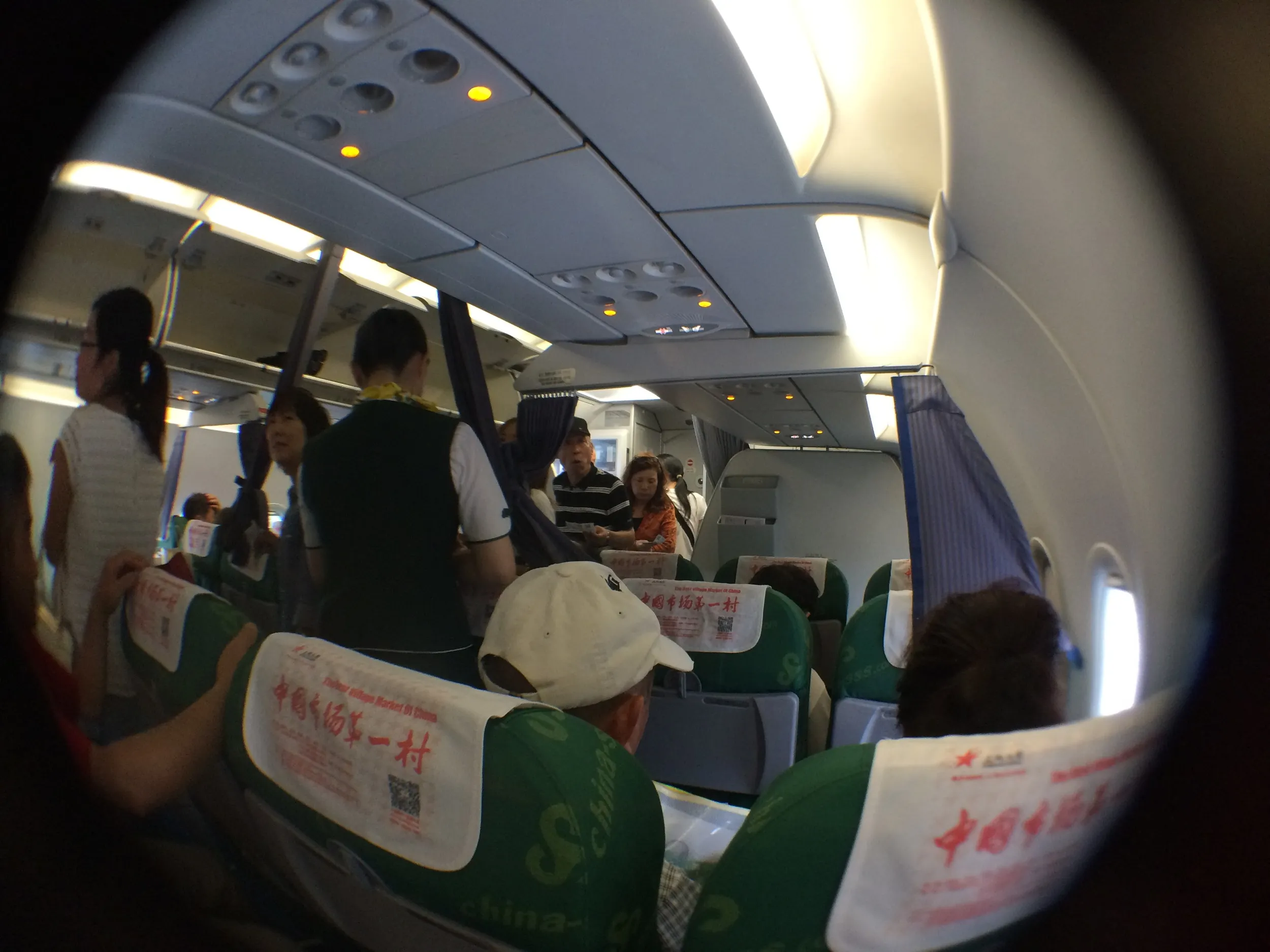 春秋航空の航空機内