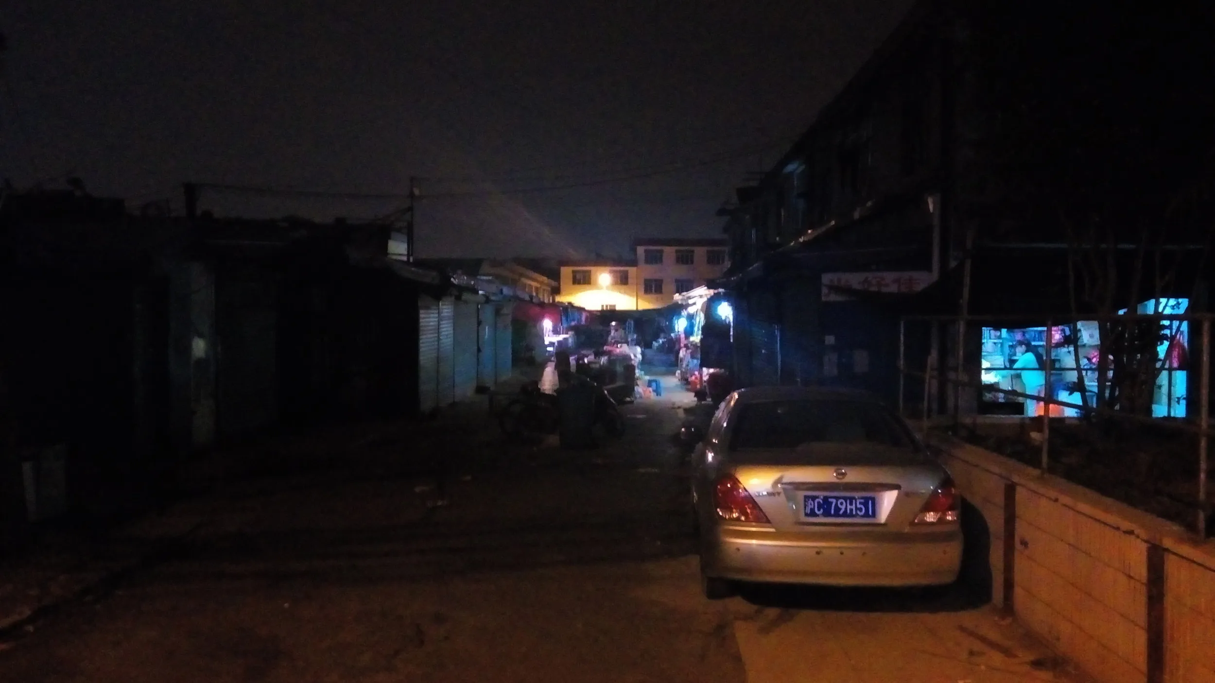 仕事終わりの散歩風景