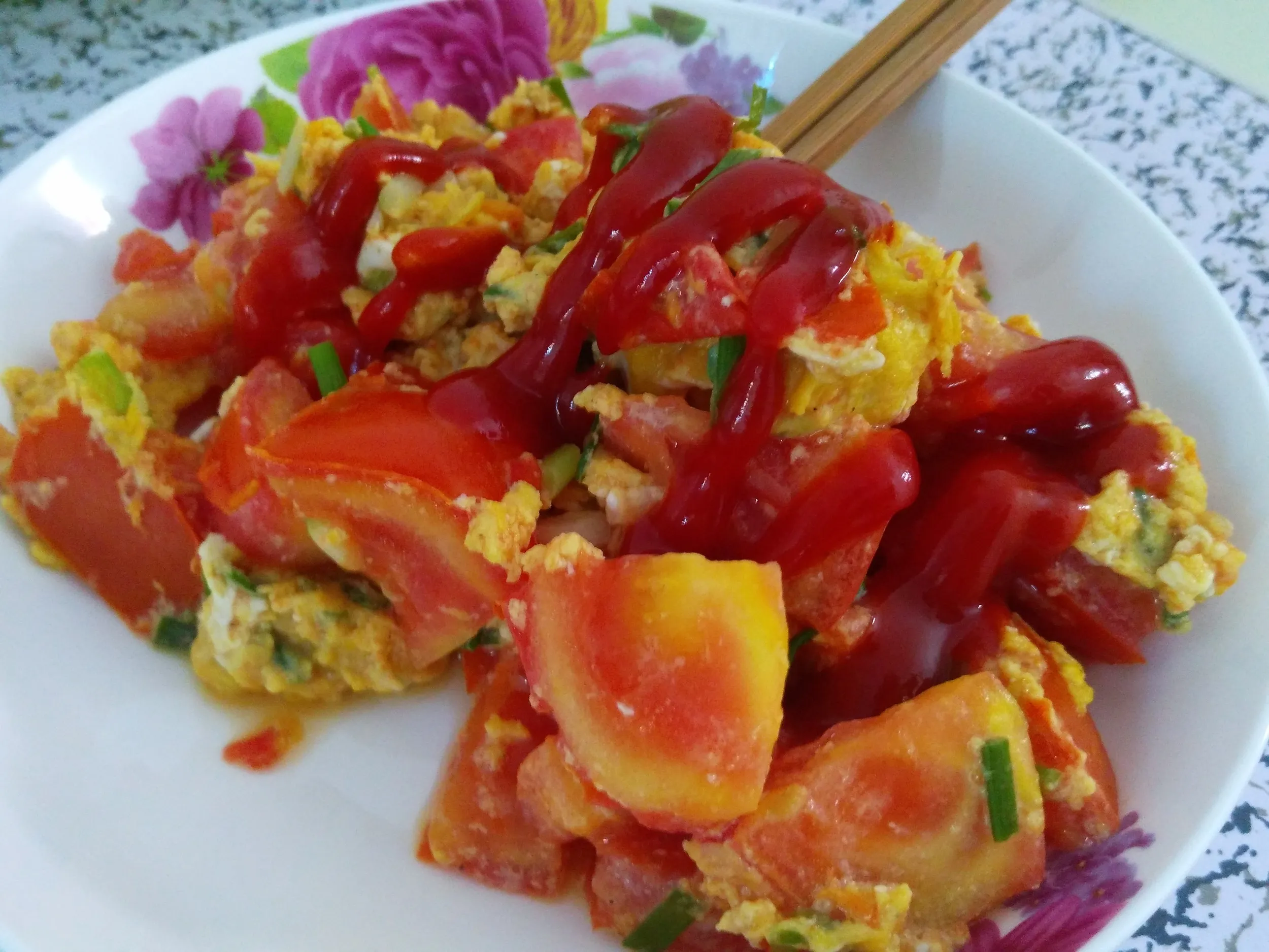 ケチャップ入りトマト卵炒め