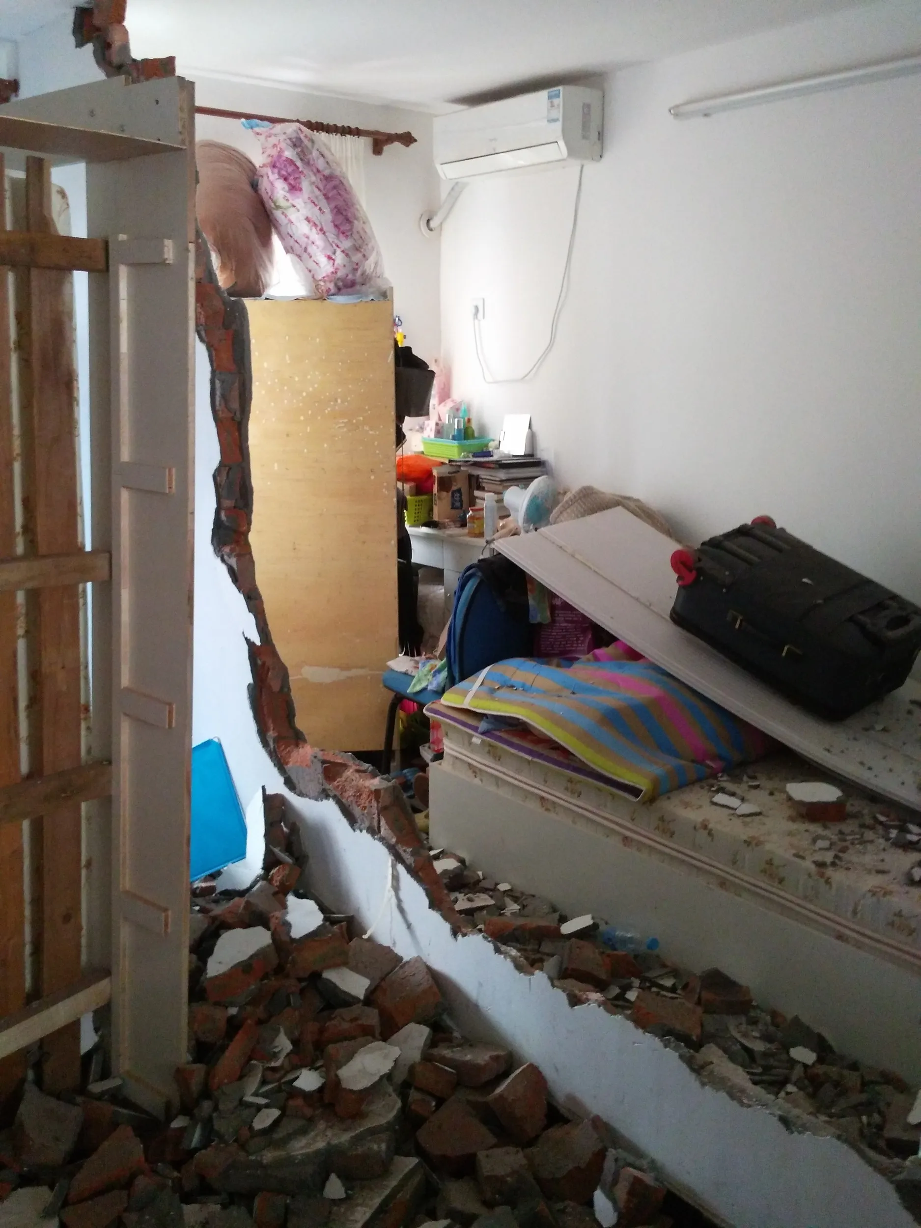 マンションに城管が降臨