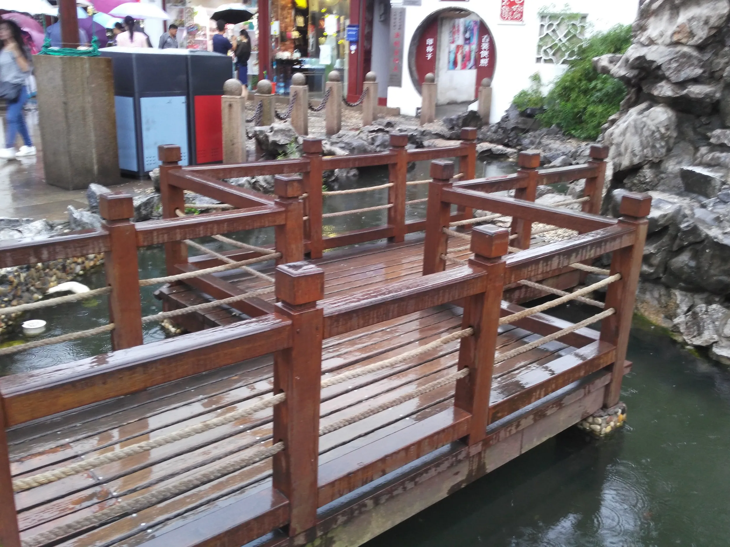 七宝老街の山門