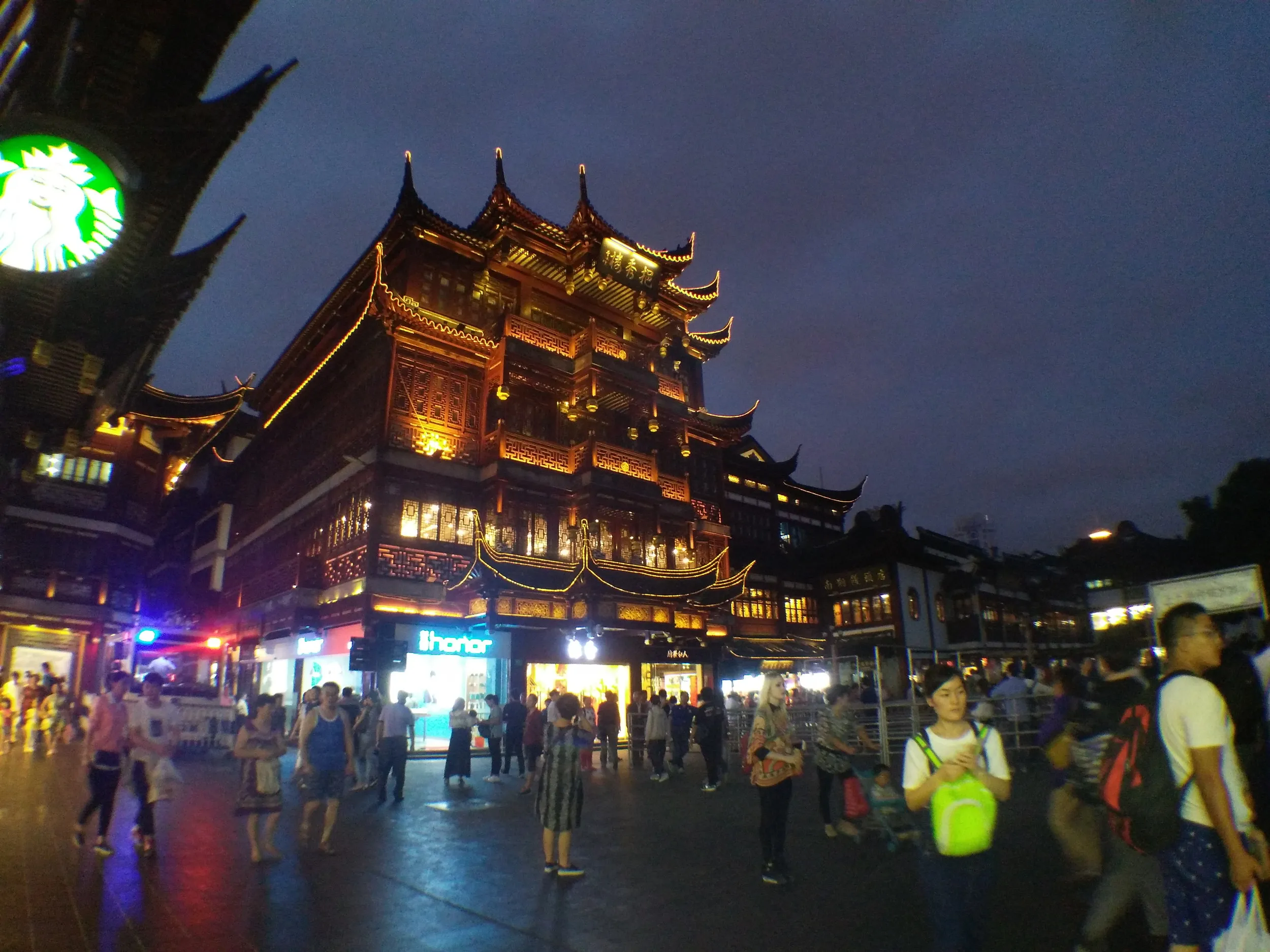 九曲橋付近の風景