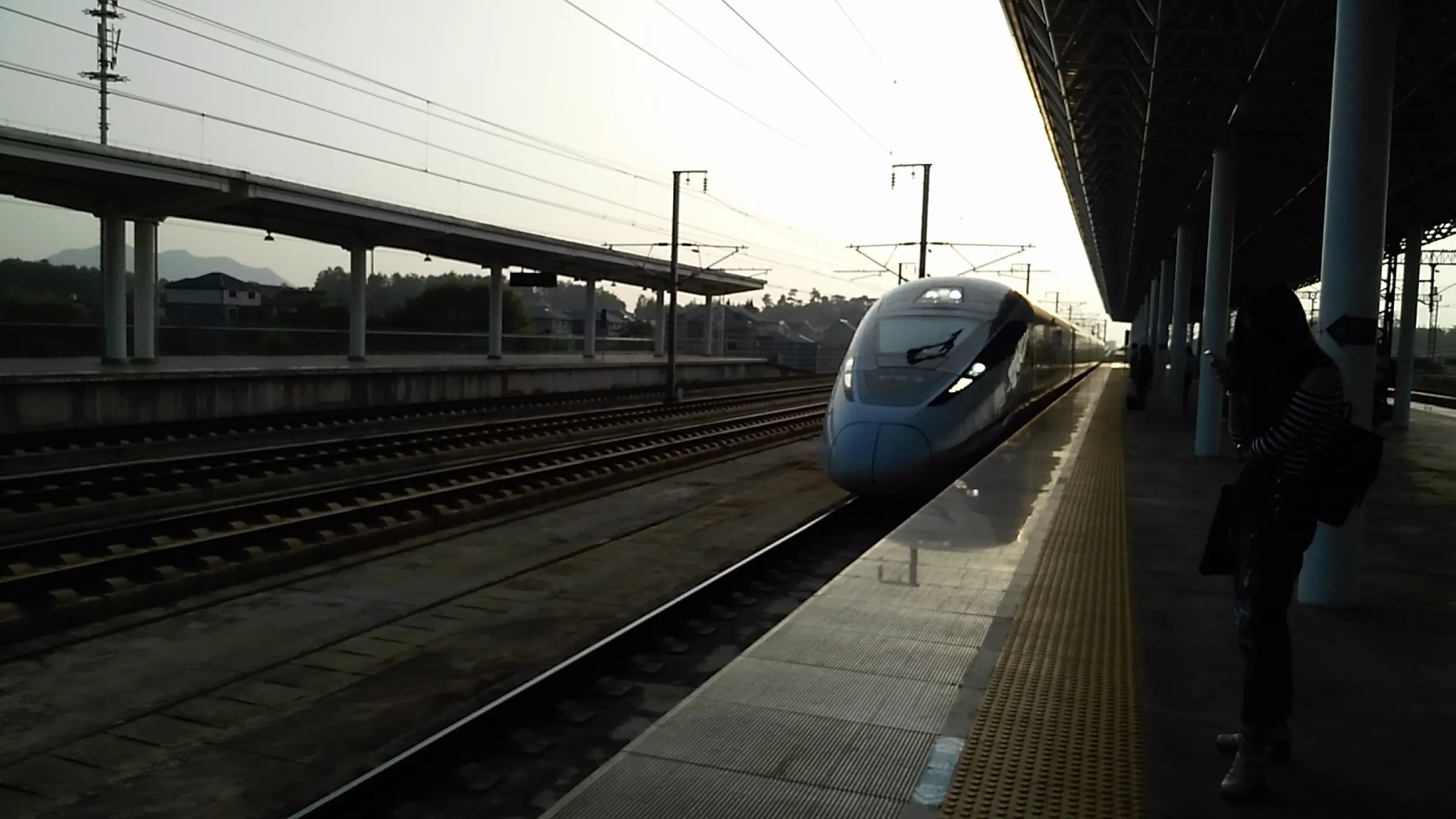 到着した高速鉄道