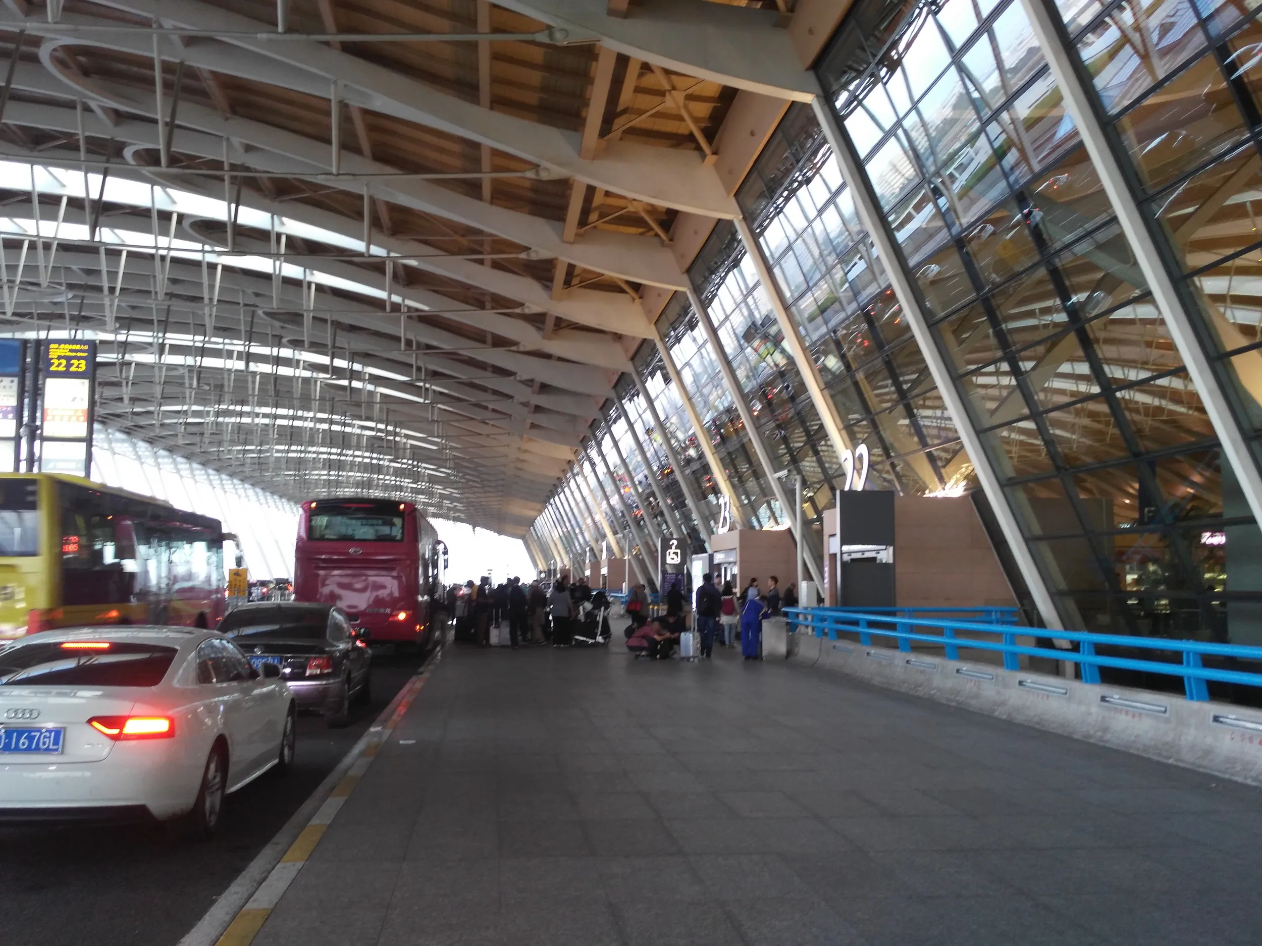 空港ターミナル内