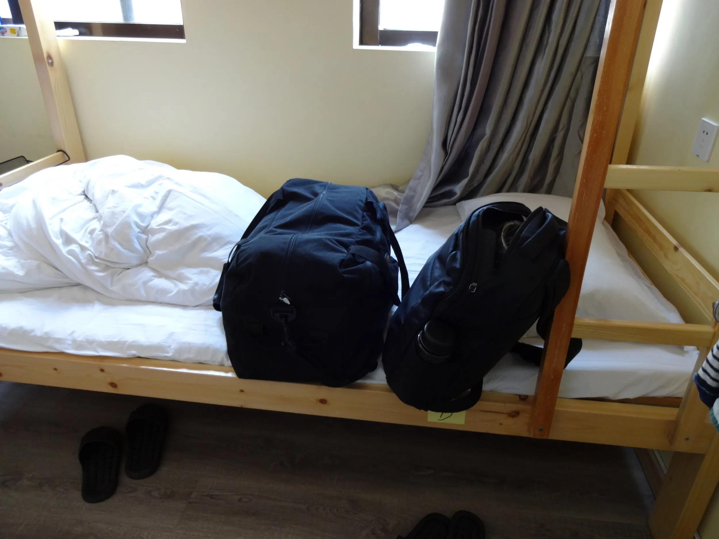 空港へ向かう道