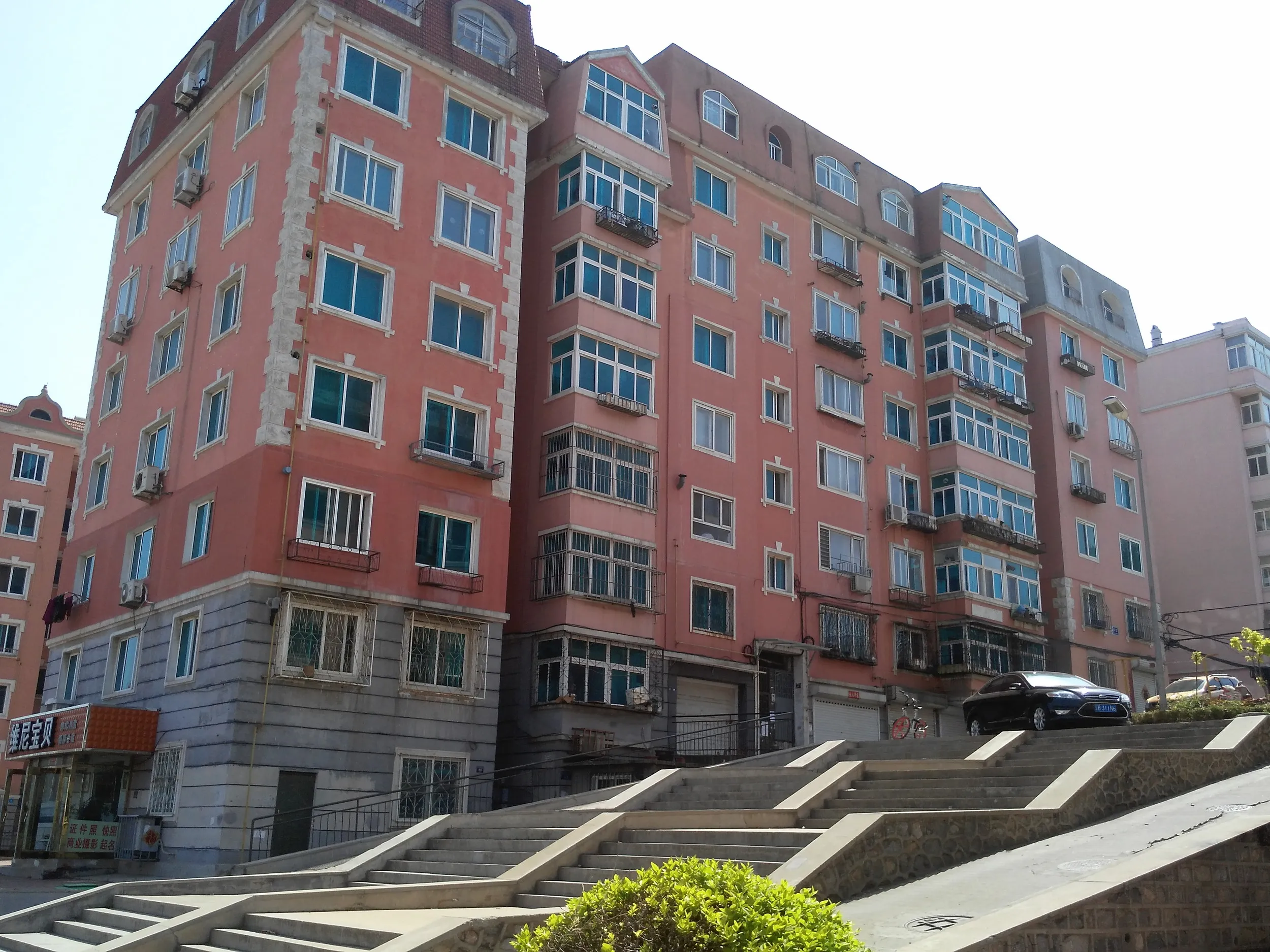 旅順バスターミナルへ続く道