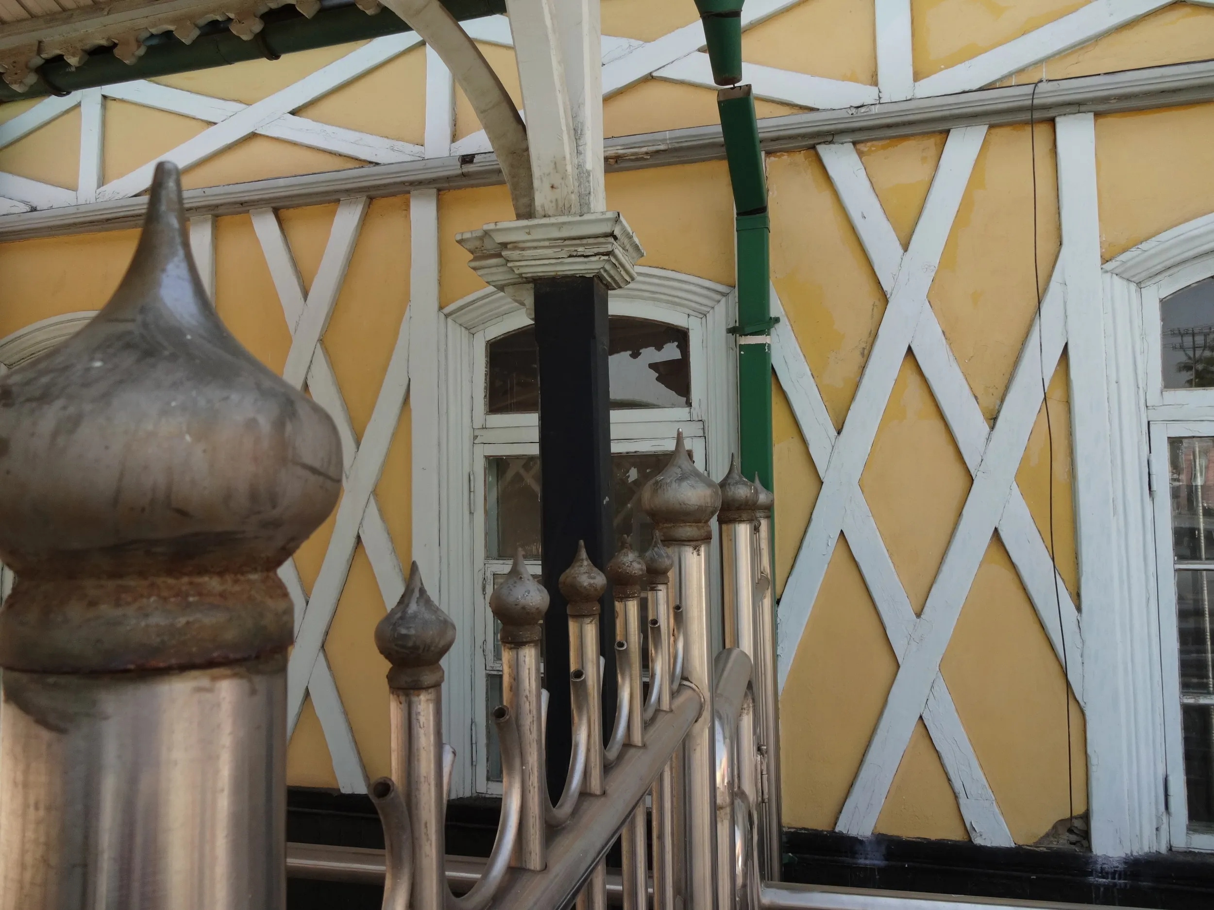 旅順駅出口付近