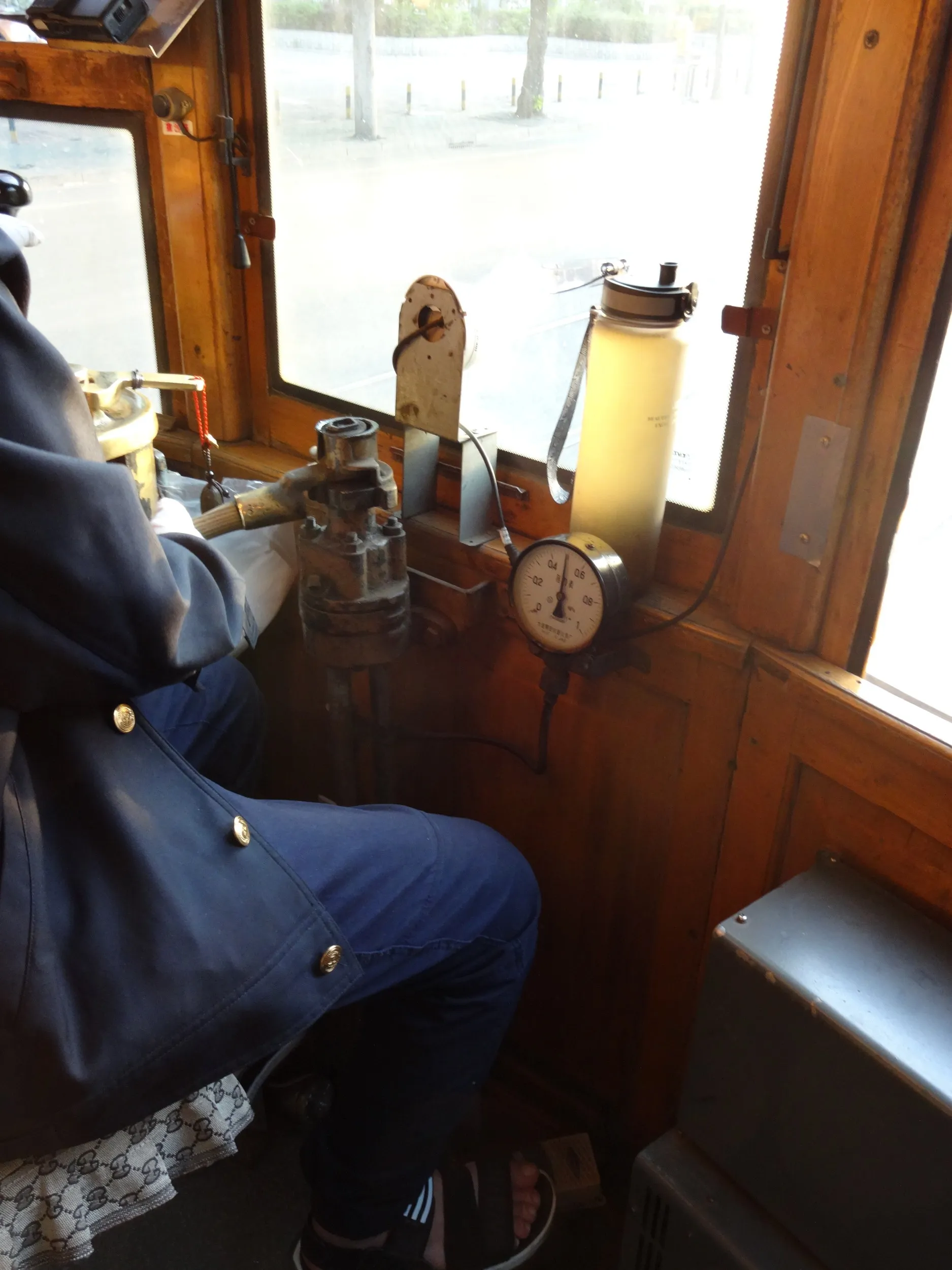 201路の路面電車に乗り鉄