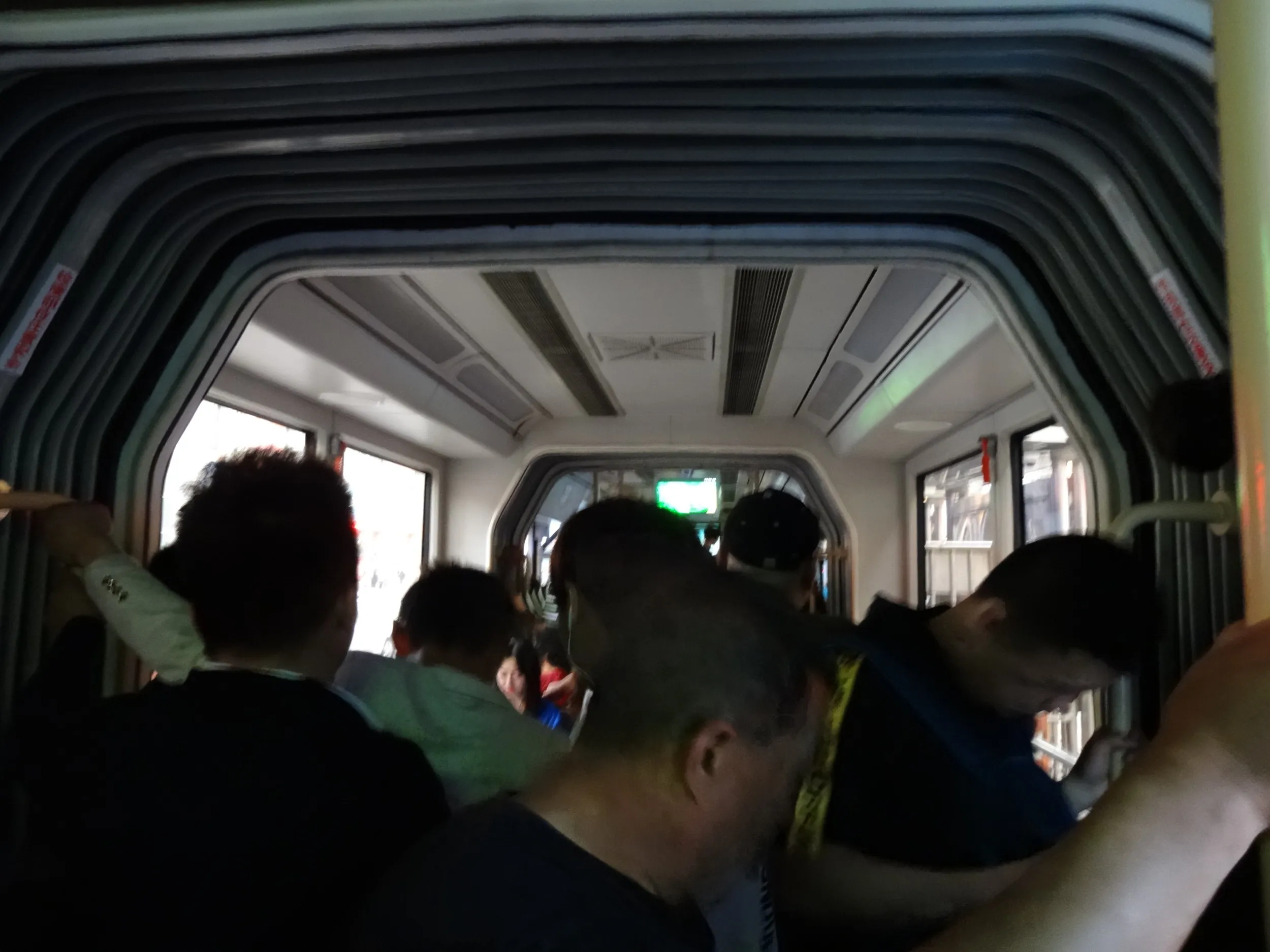 202路の路面電車に乗り鉄し、ユースホステルへ戻る