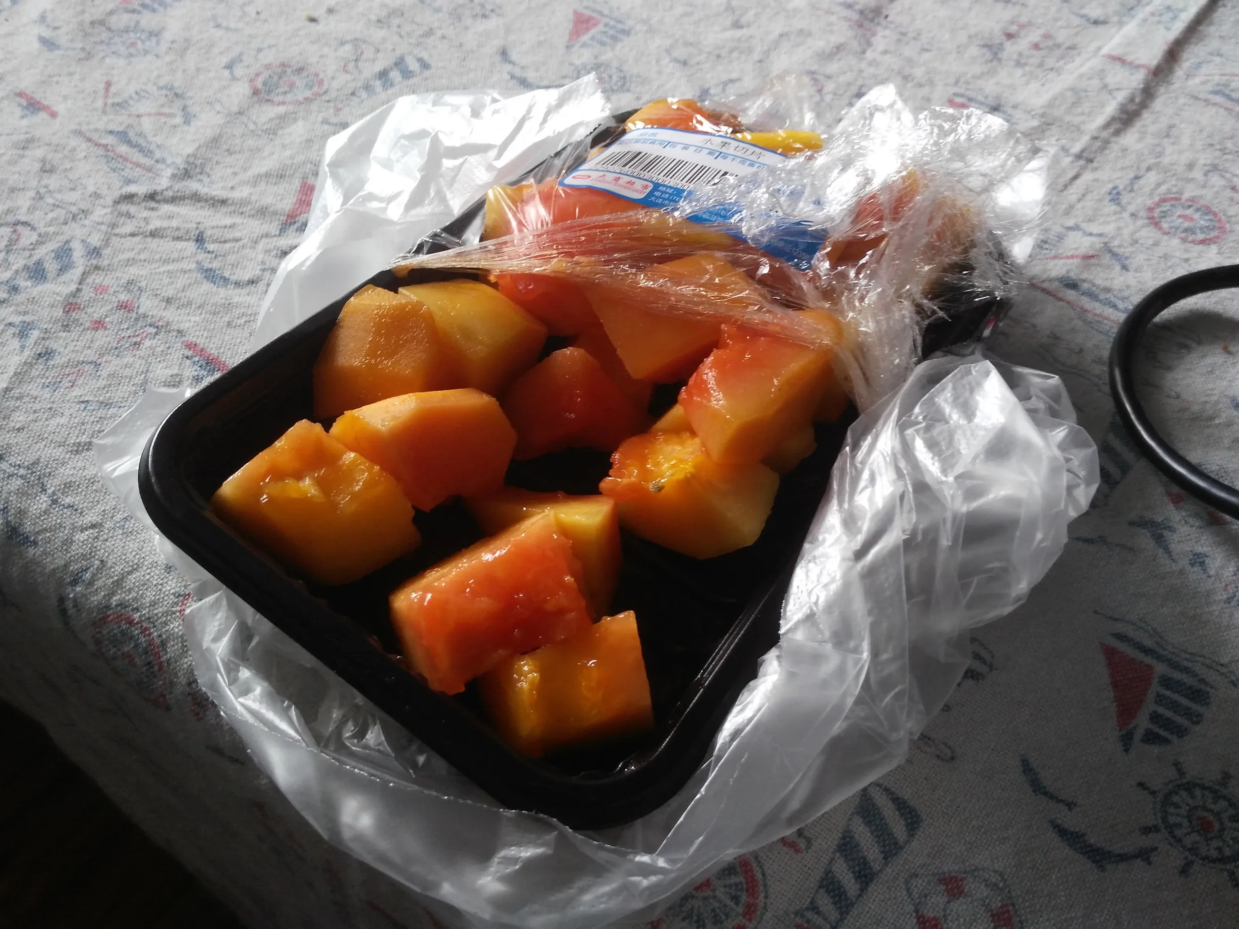 購入したカットフルーツ