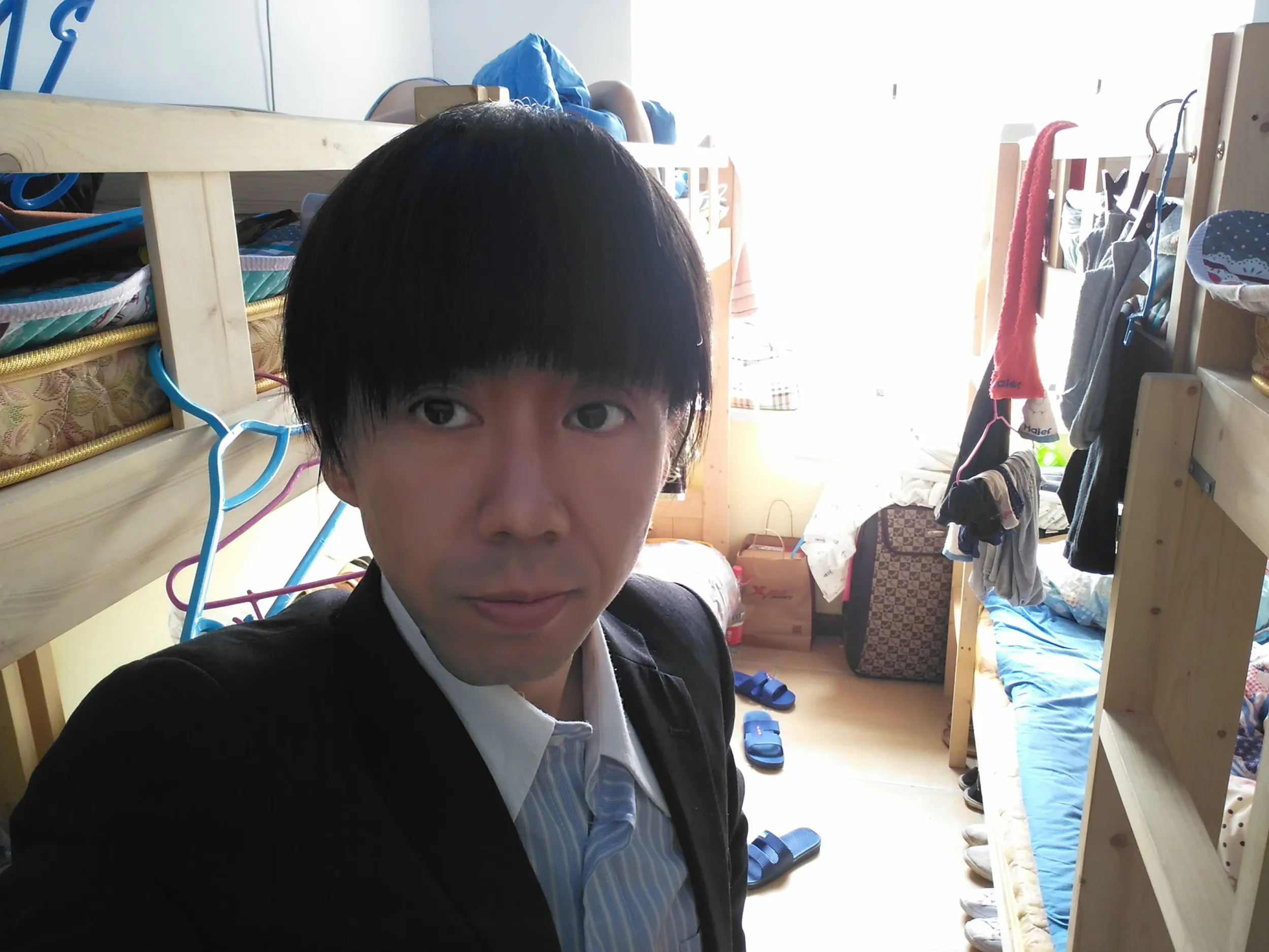 タコ部屋で記念撮影