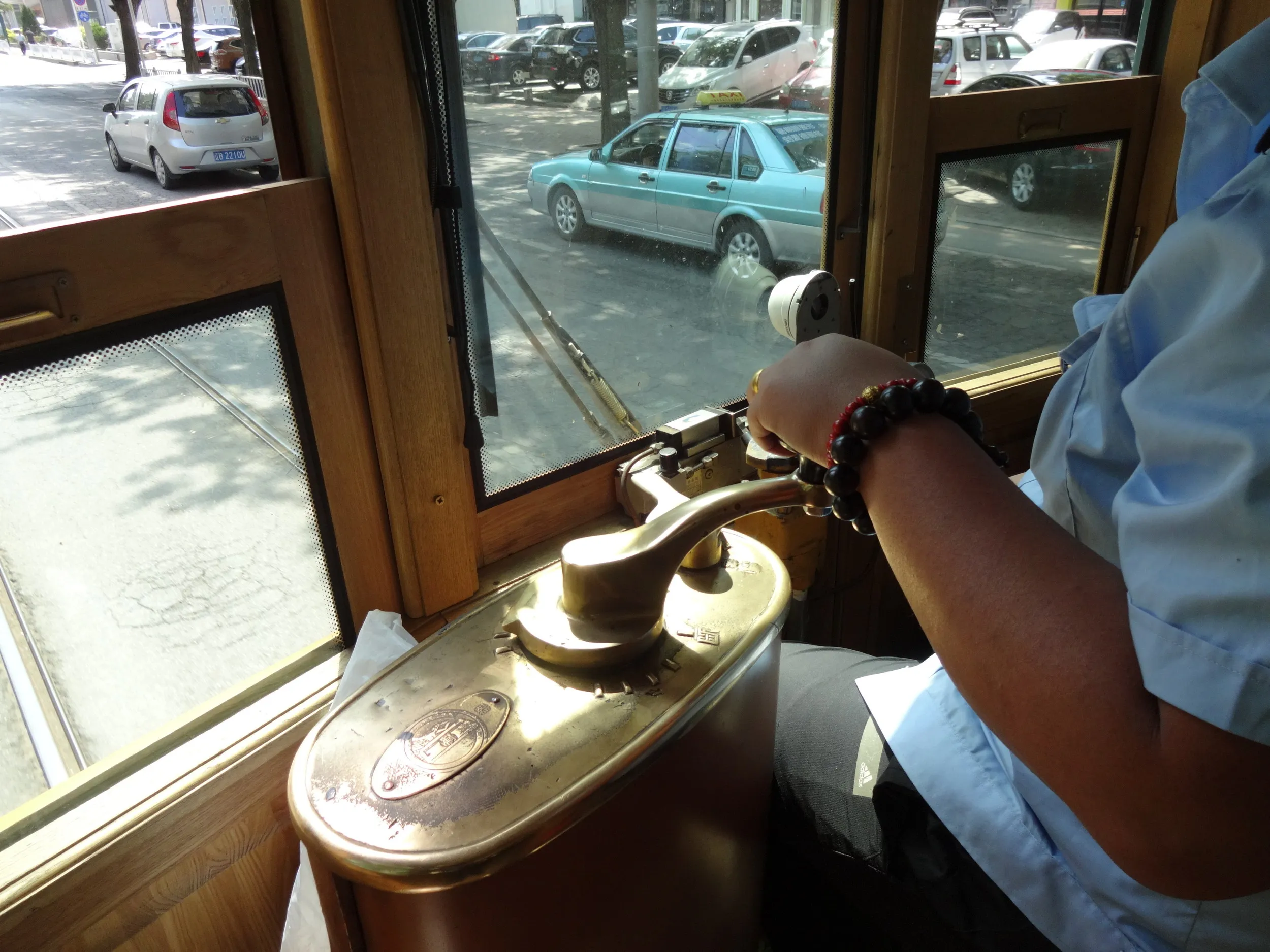 201路DL3000型の車内