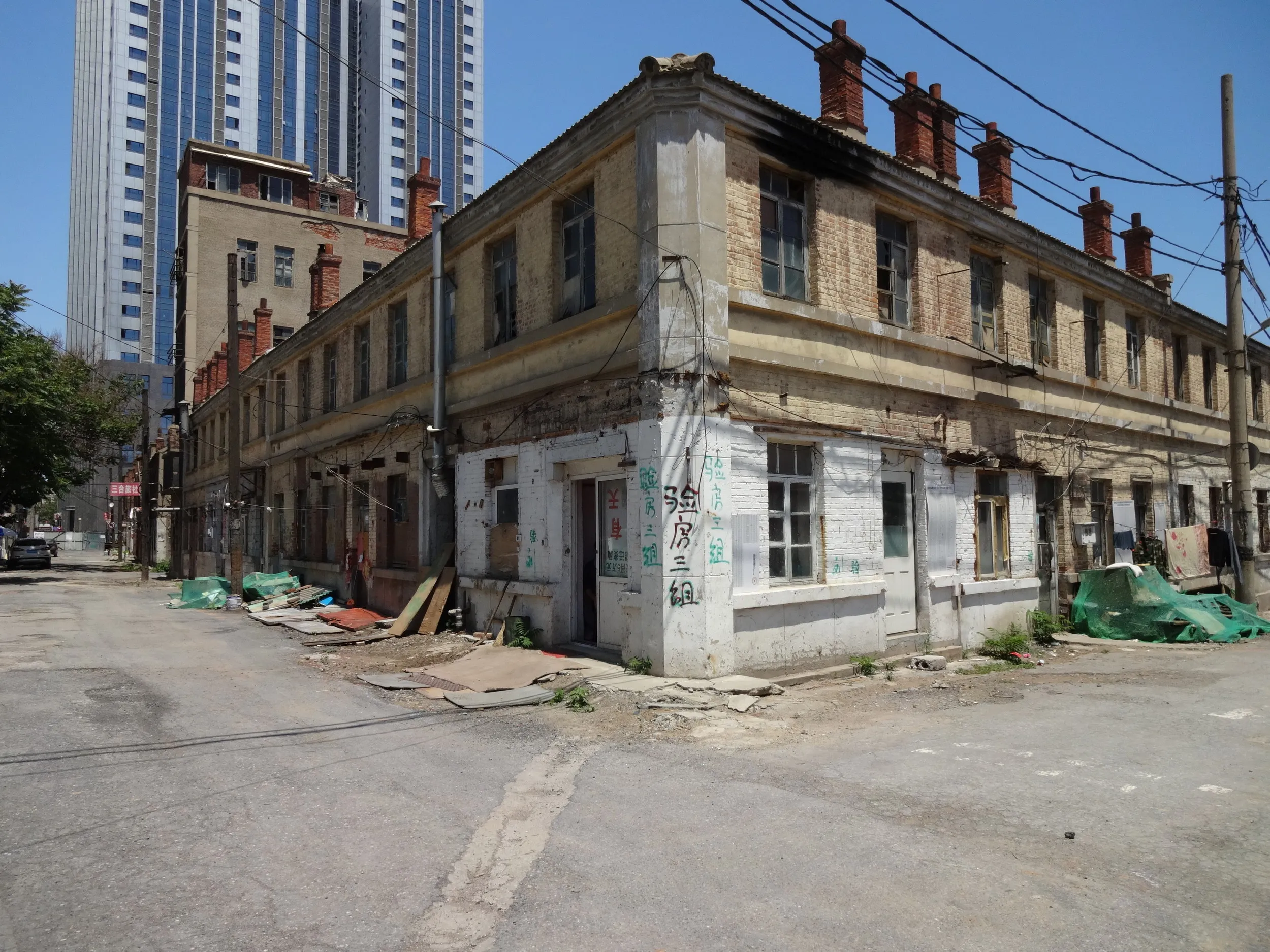 東関街の廃墟エリア