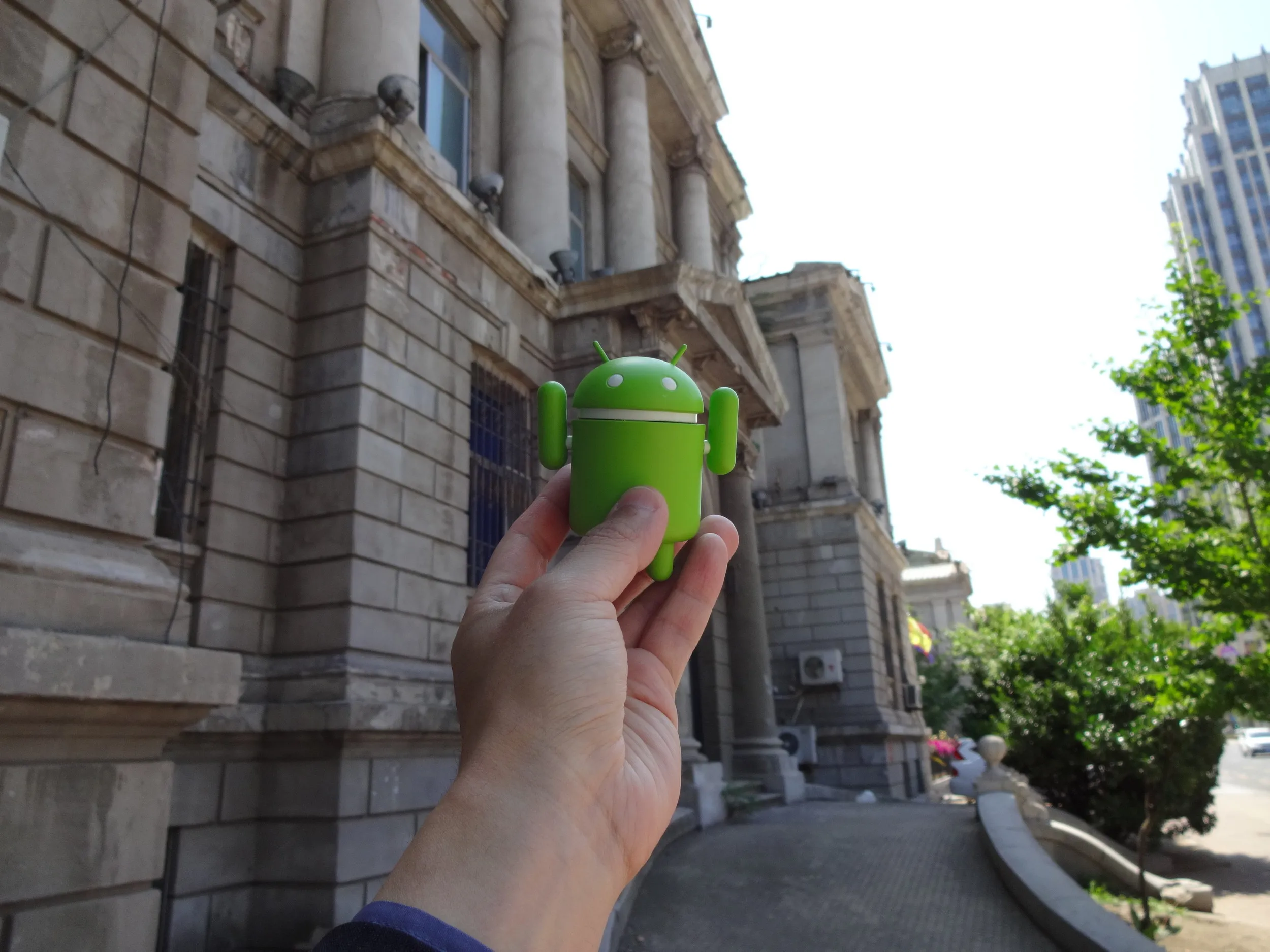 南満州鉄道株式会社跡でドロイド君