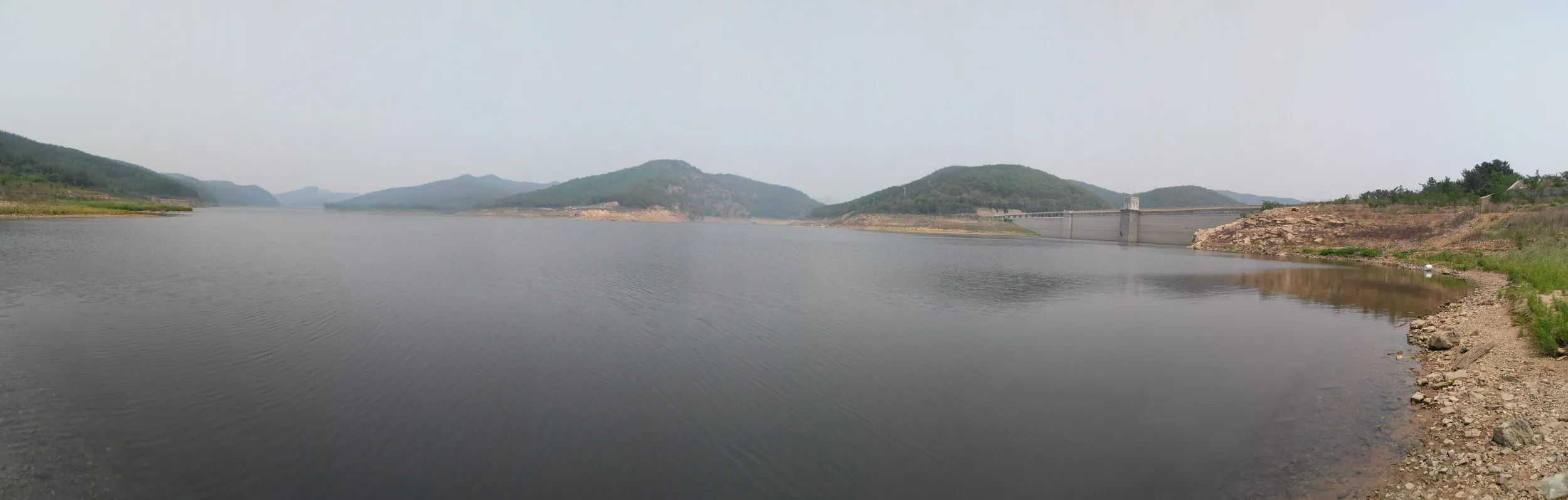 水辺からのパノラマ