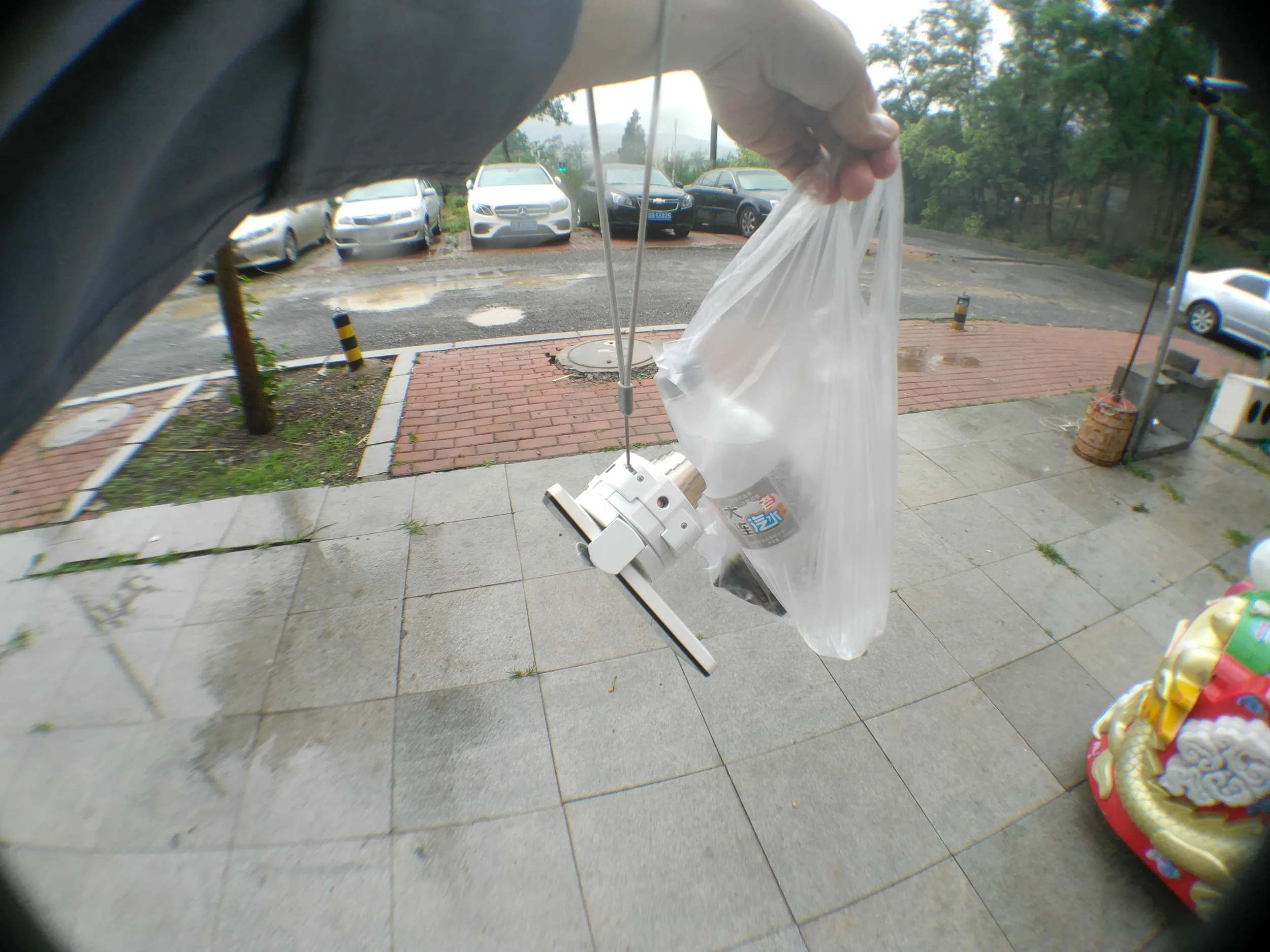 スーパーで購入した大連炭酸水と卵