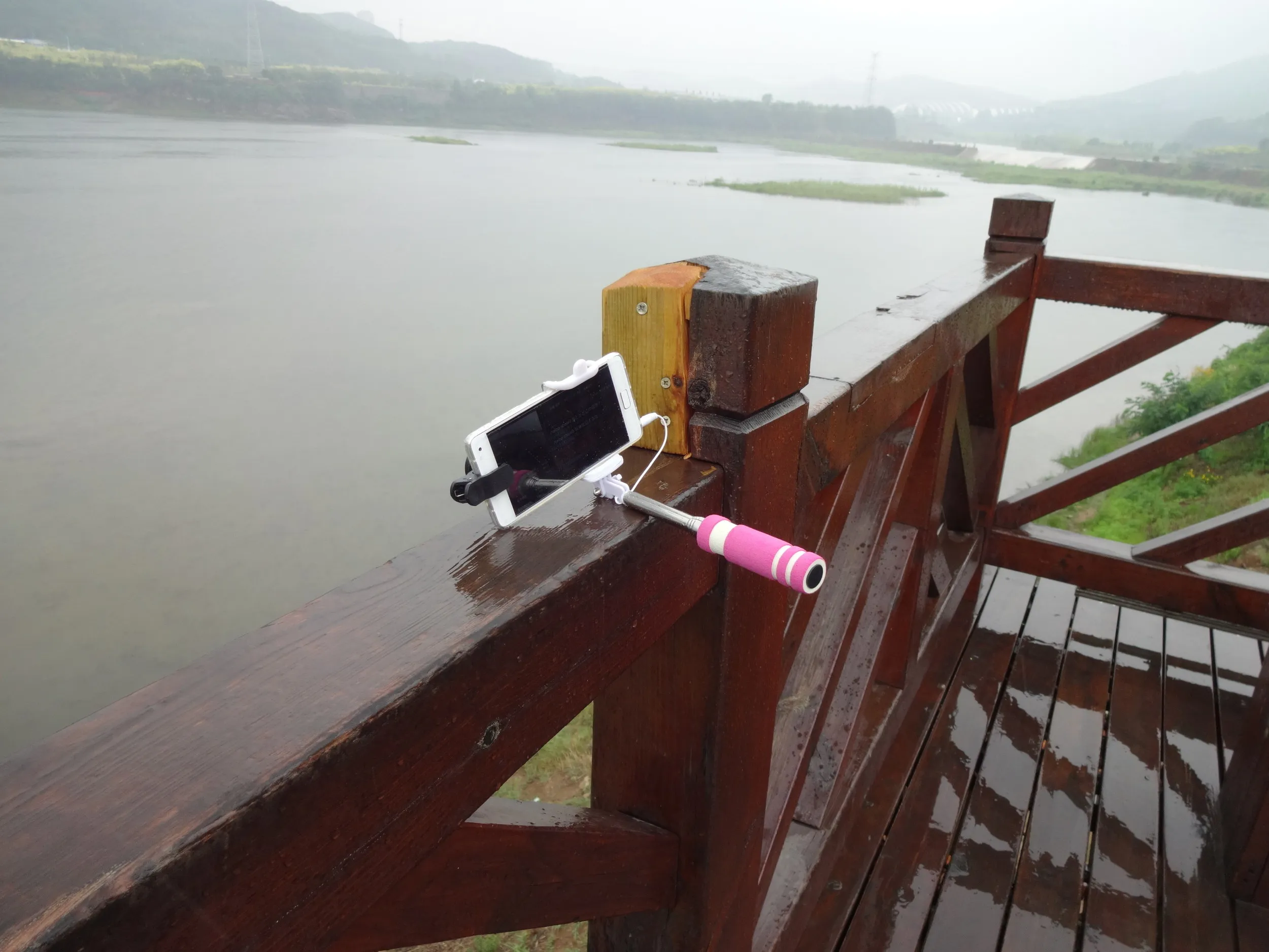 雨の西山水庫でニコ生