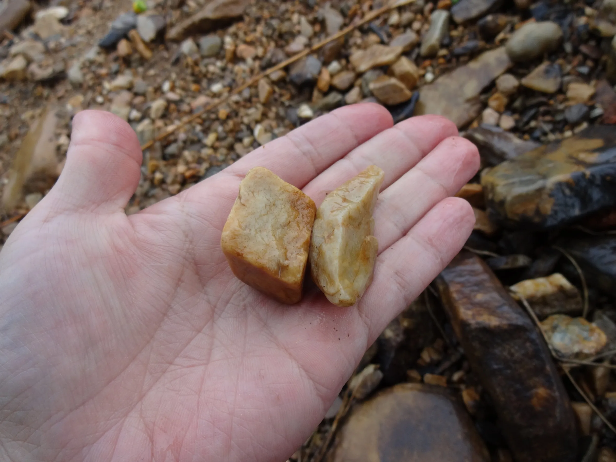 記念に拾った石ころ