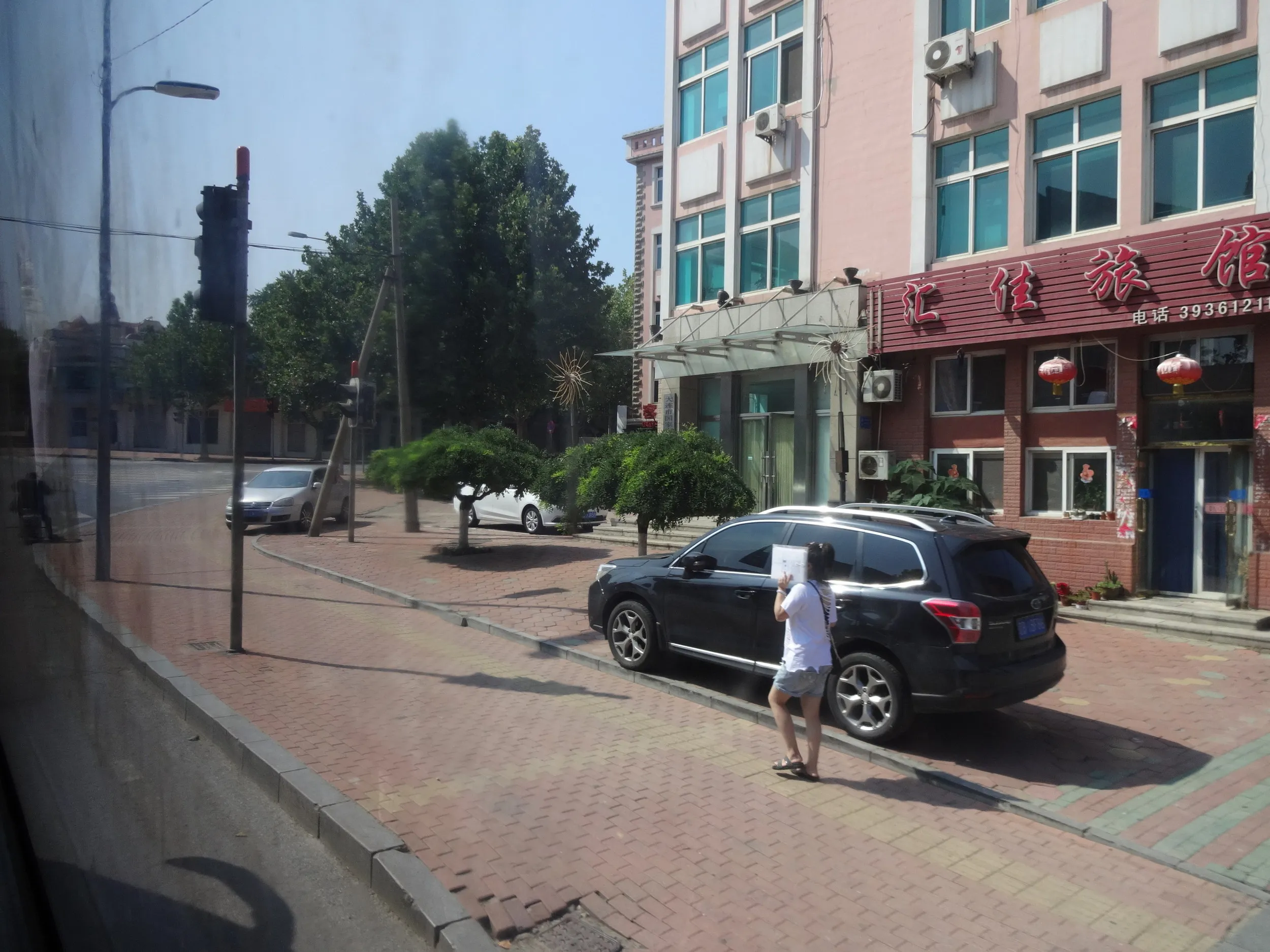 大連から旅順へ向かう車窓