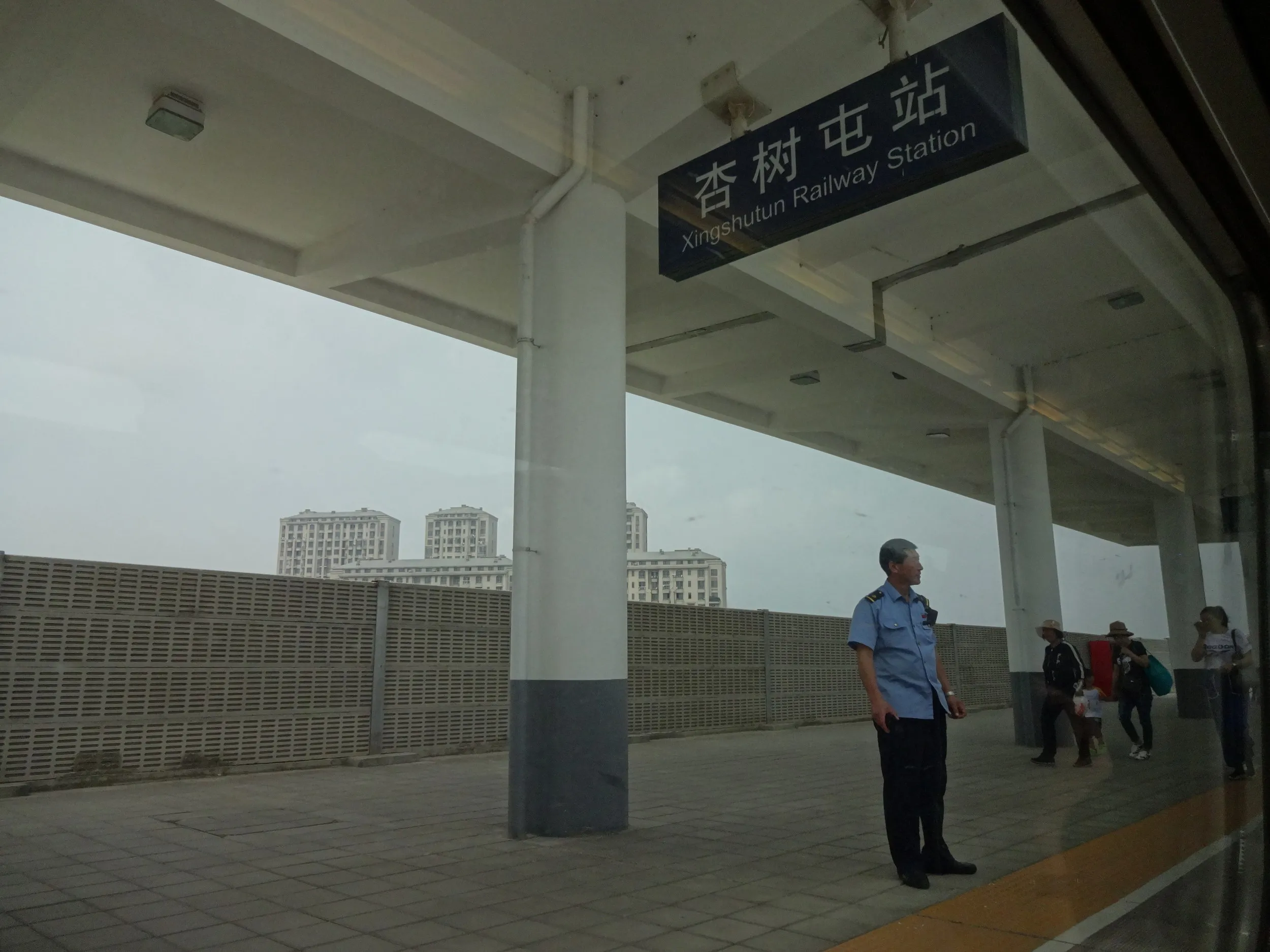 のどかな車窓風景